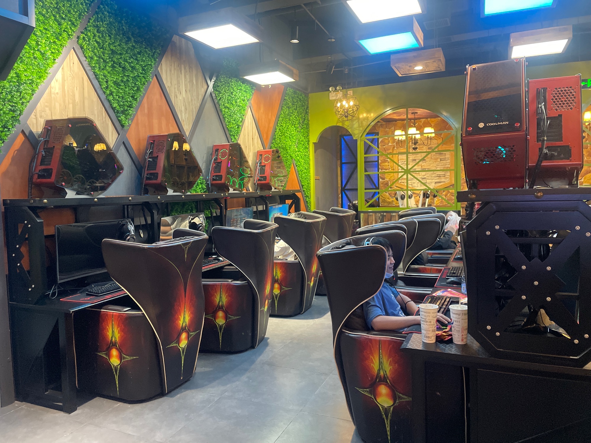 东方网都网吧(点美广场店)