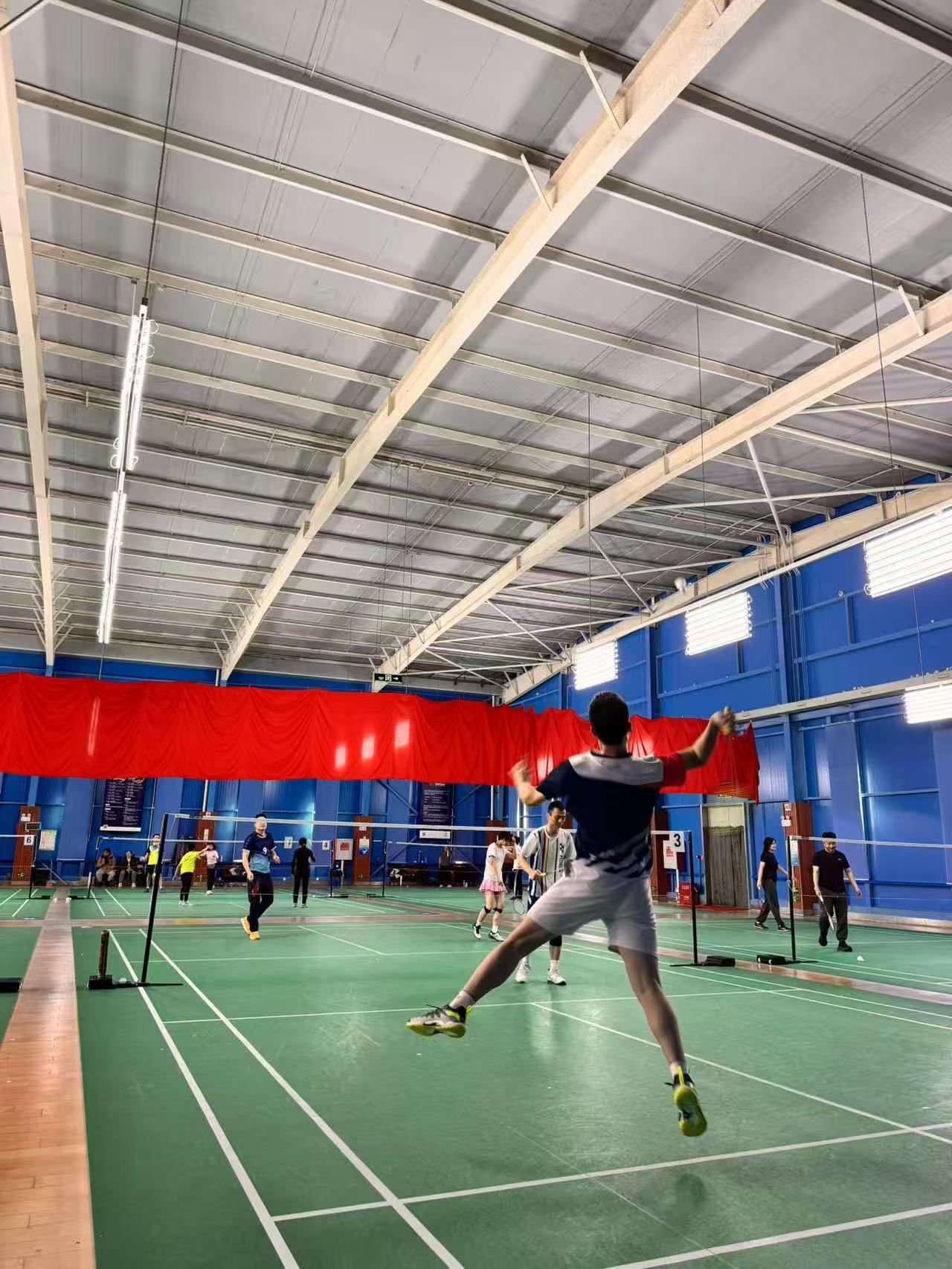 场地封面-羽网天下羽毛球馆