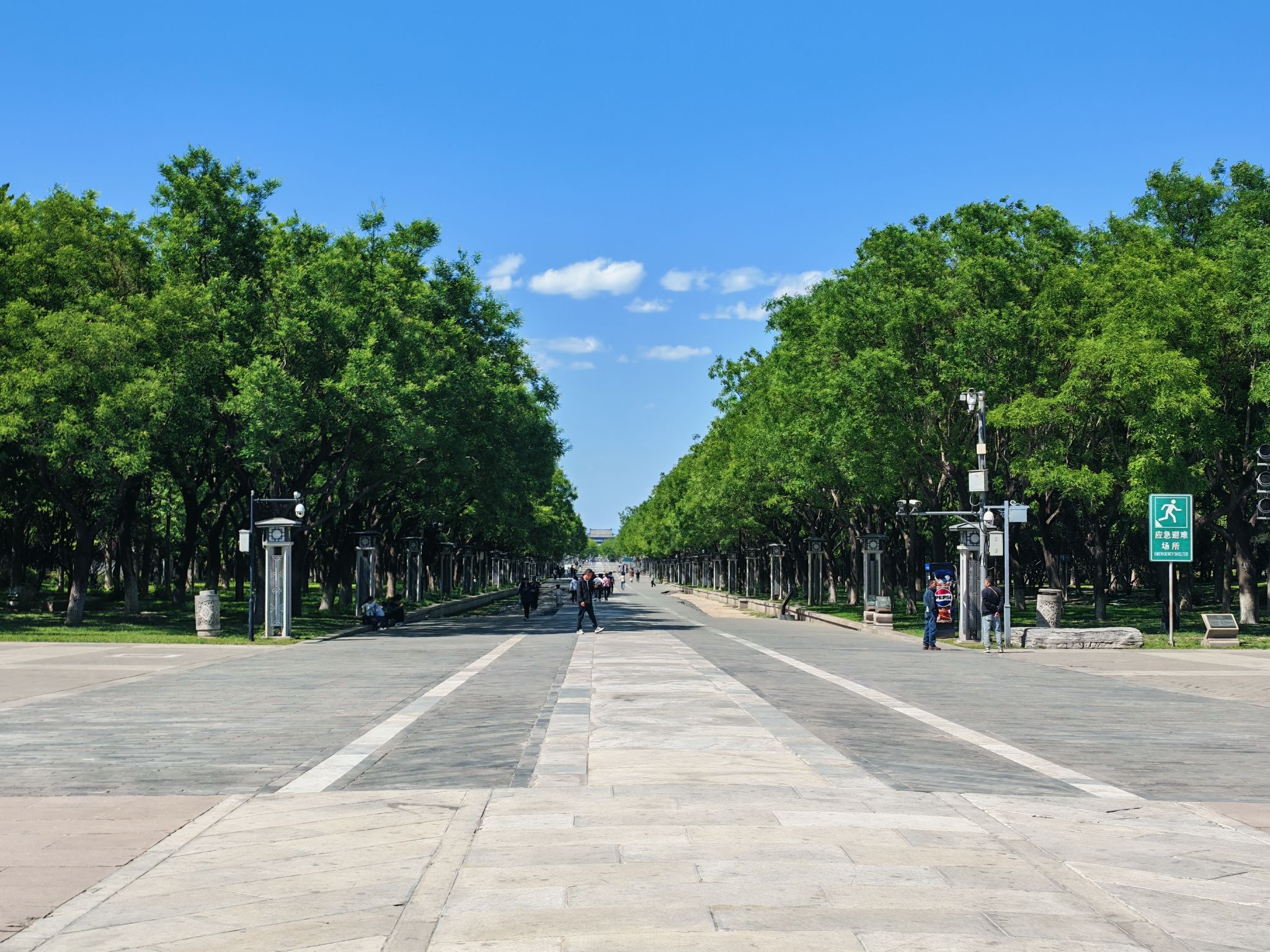 永定门南广场 - 天坛街道便民圈栖邻生活圈风景名胜服务点实景照片