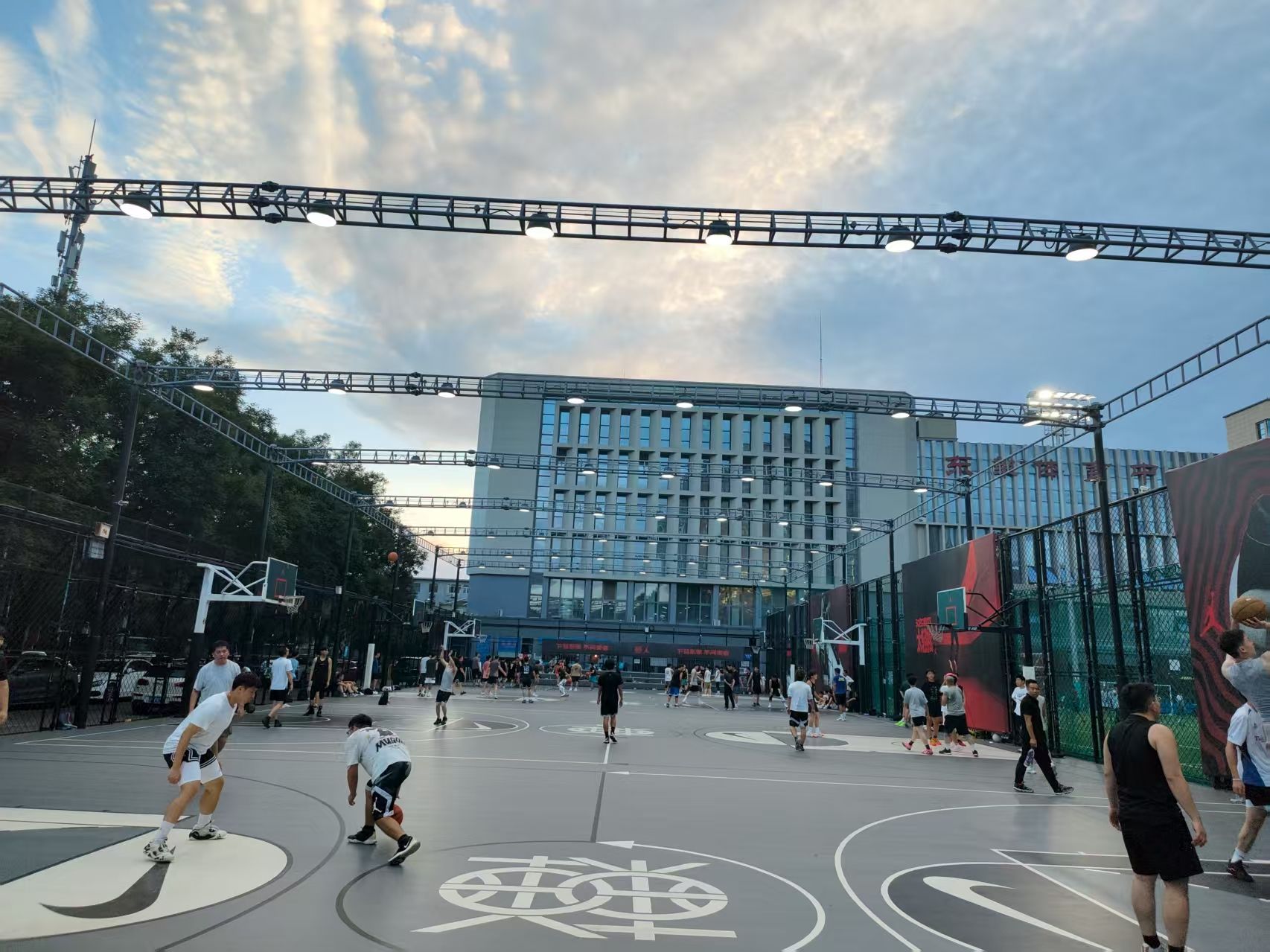 场地封面-东单篮球场