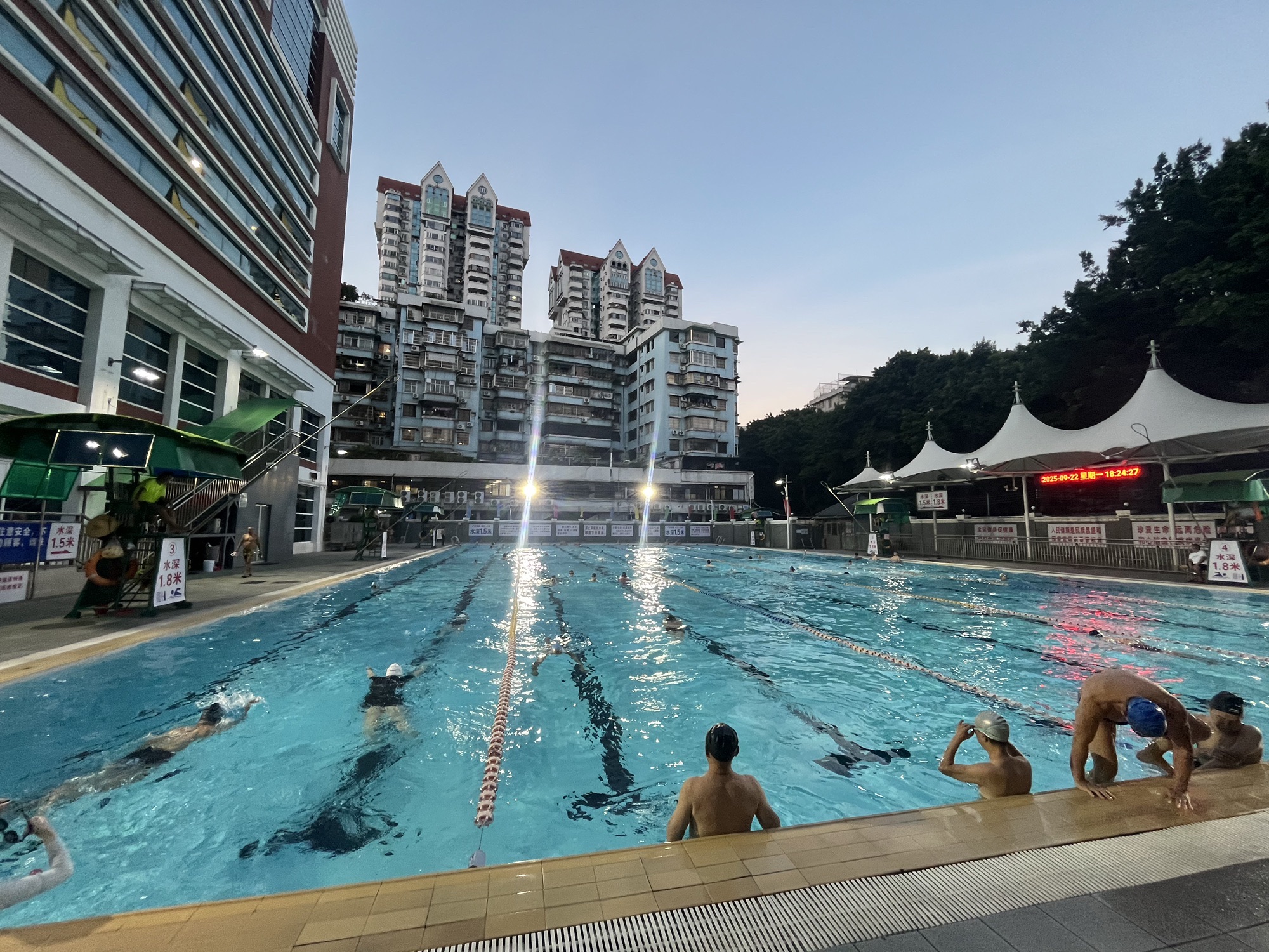 场地封面-东山游泳场
