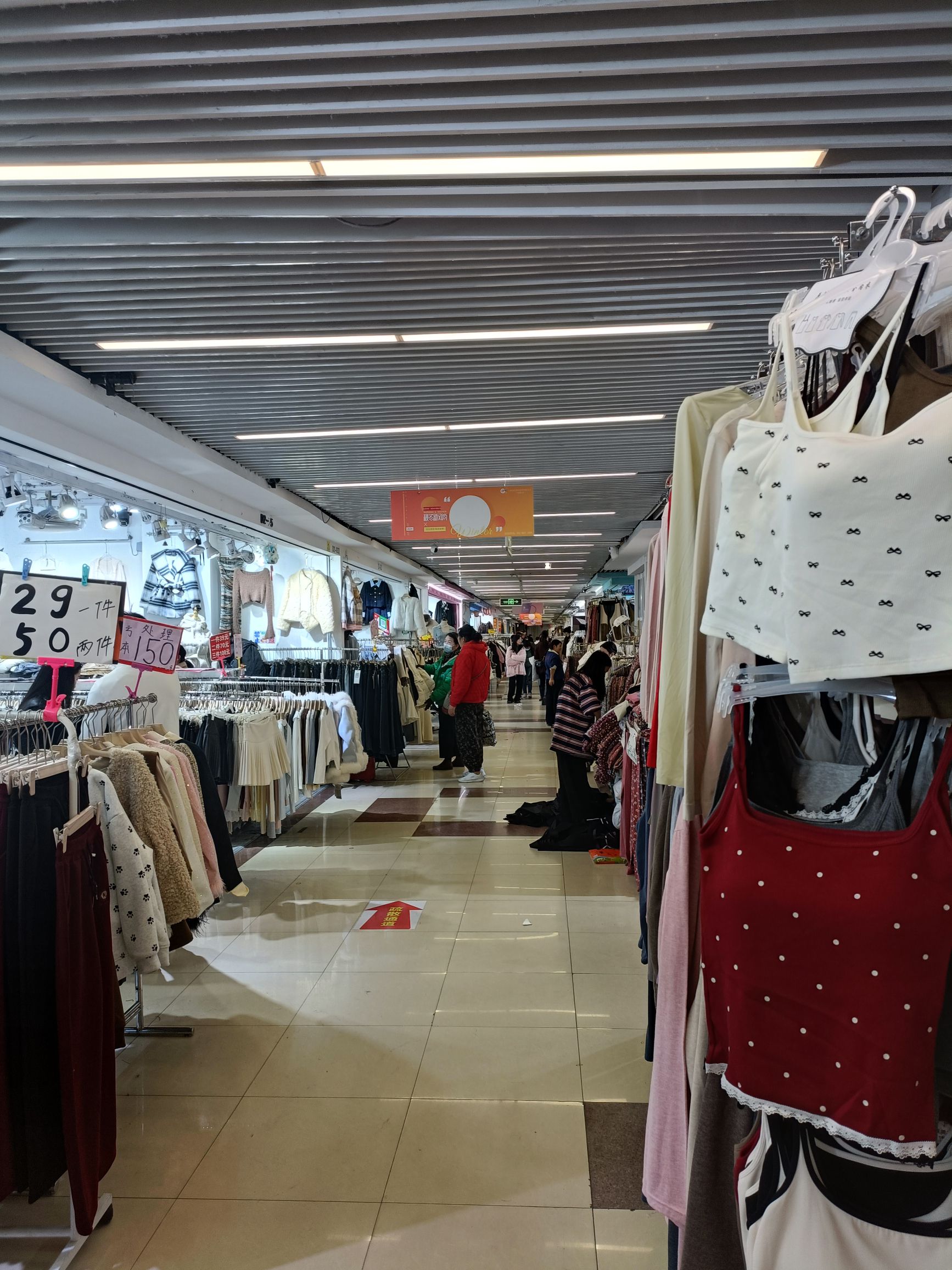 上海新七浦服装市场