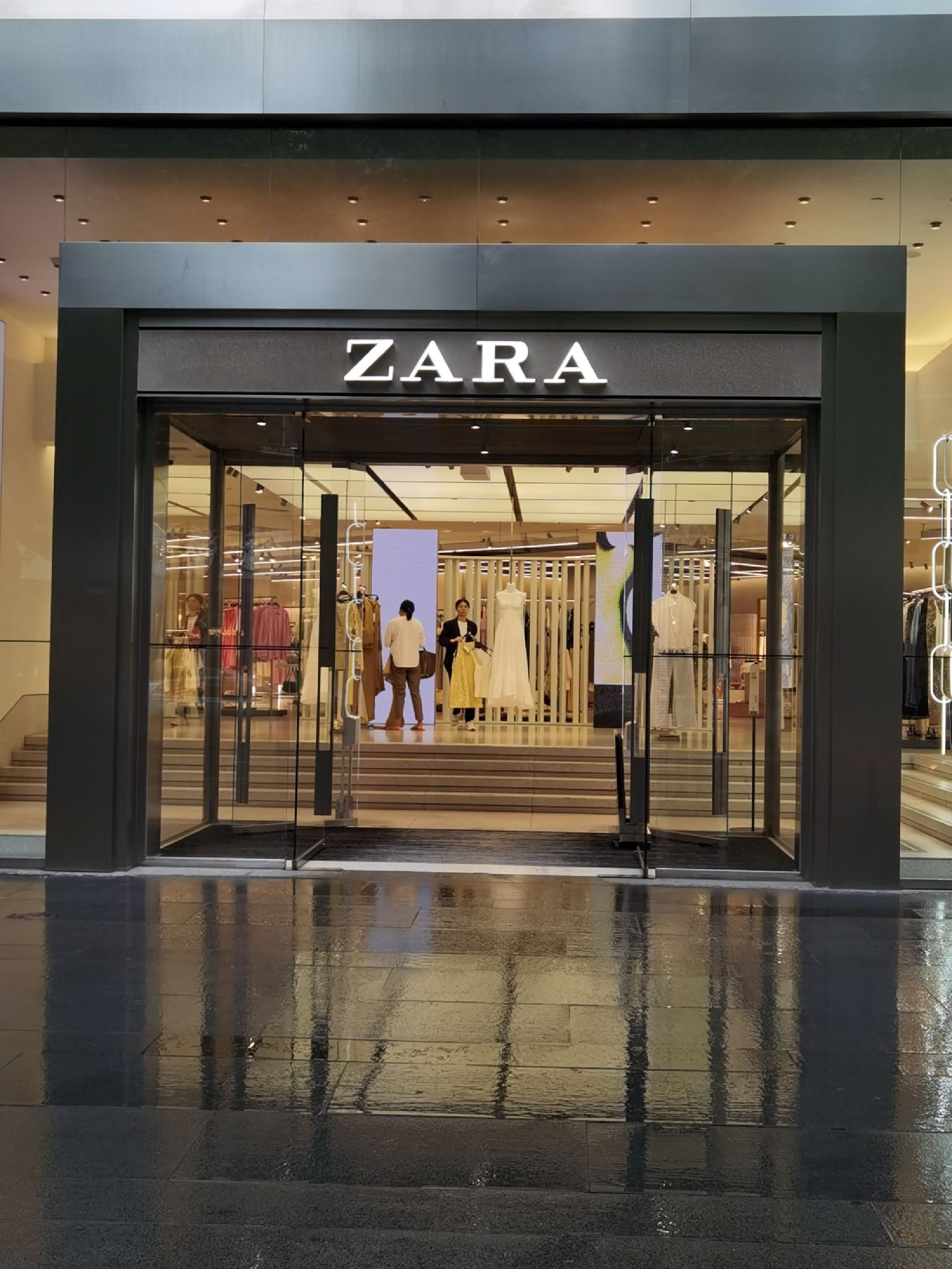 ZARA(大上海时代广场店)