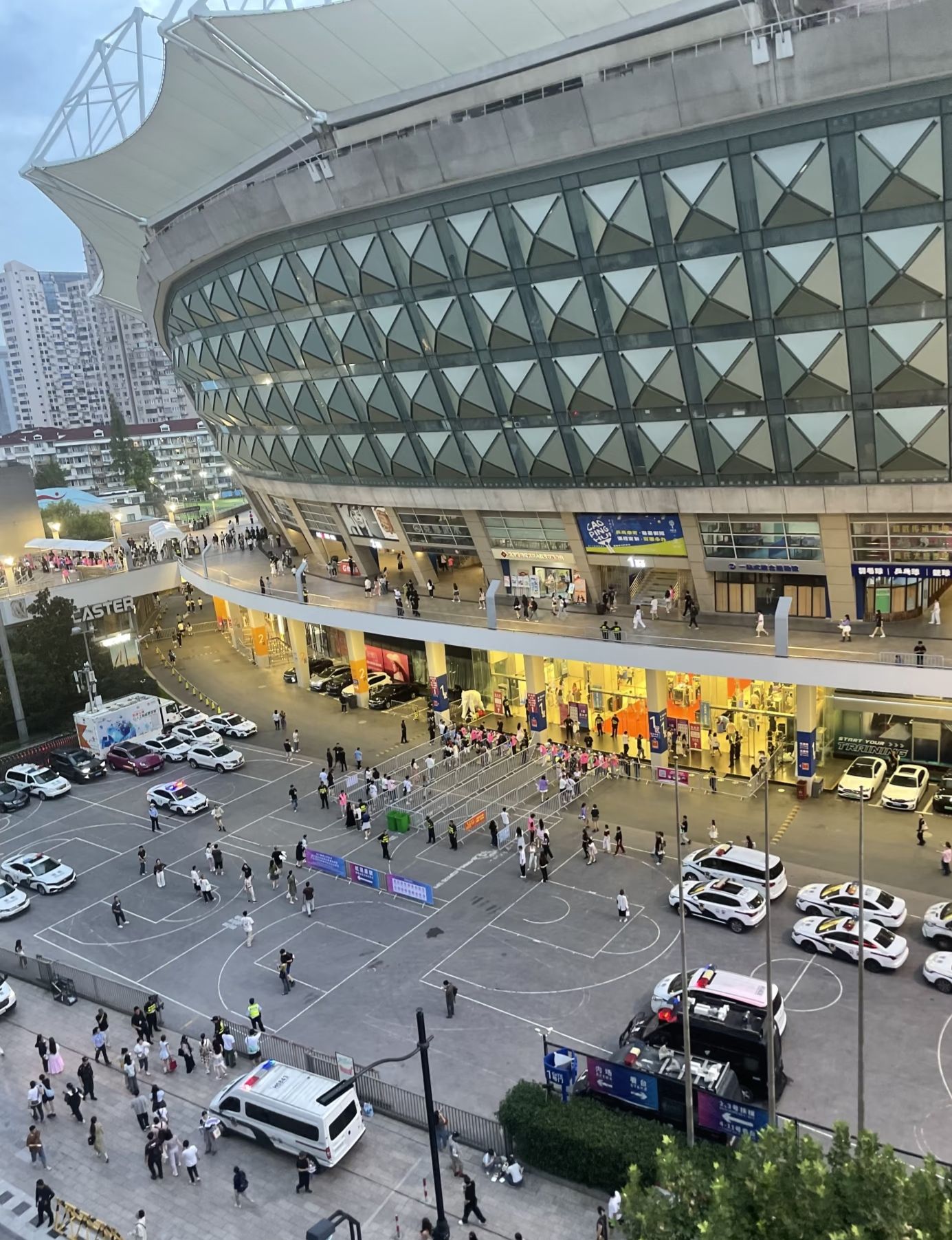 场地封面-虹口足球场