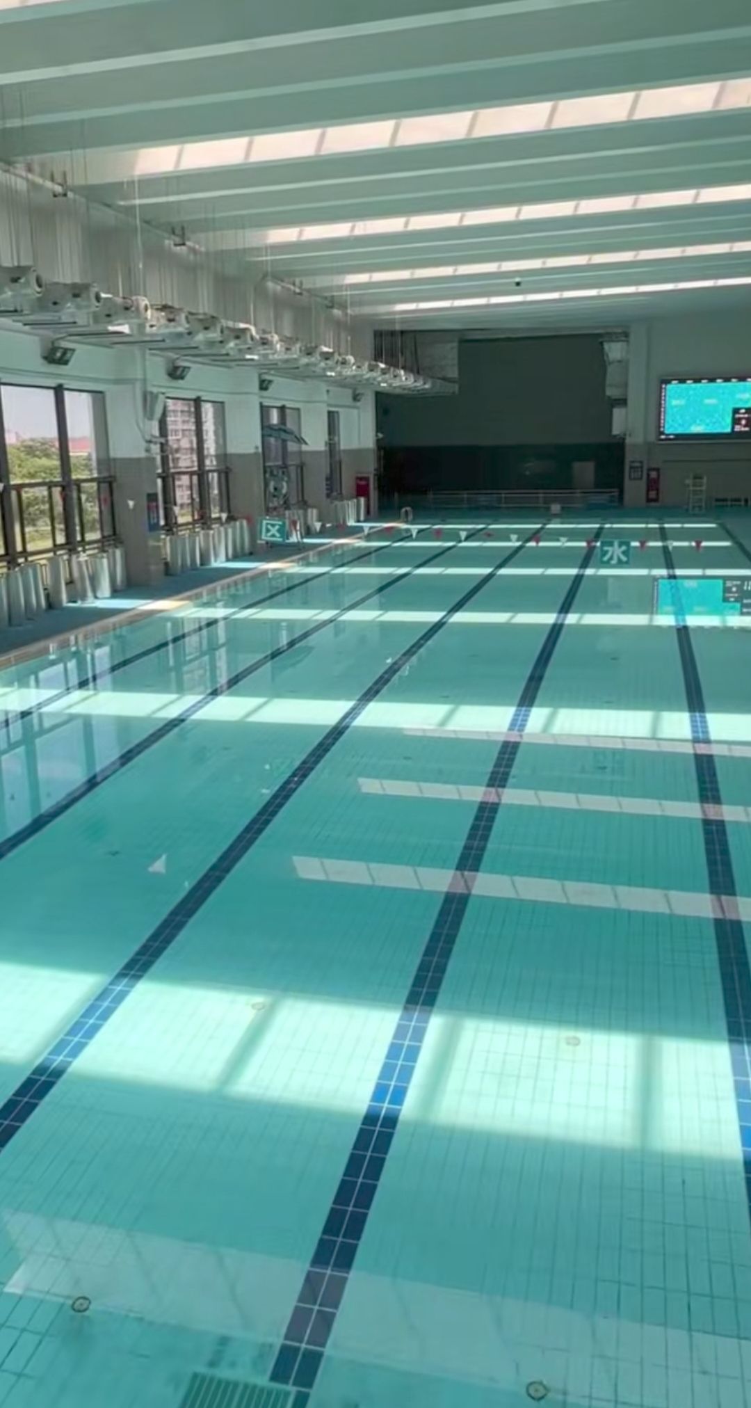 场地封面-宝山体育中心游泳馆