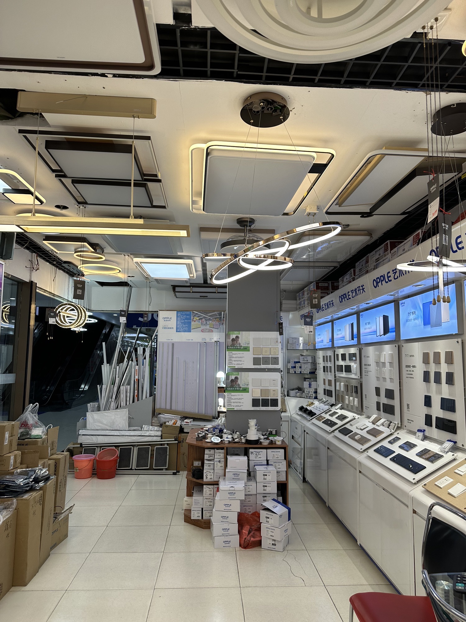 登发家装市场
