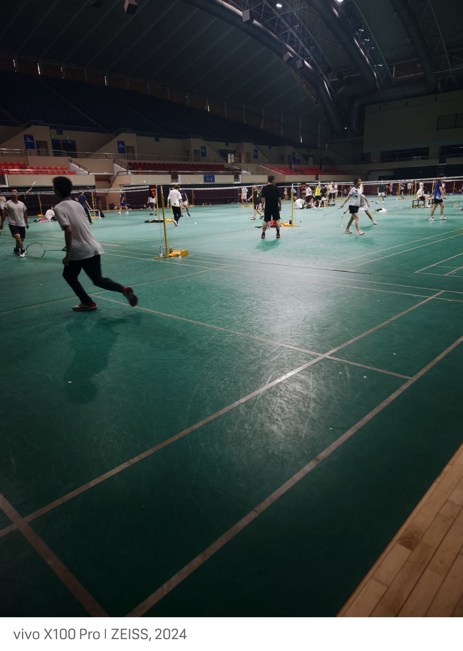 场地封面-华中科技大学西体羽毛球馆