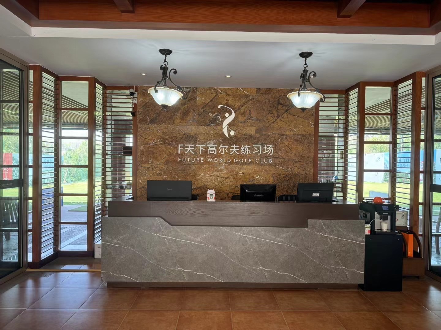 场地封面-F天下高尔夫练习场