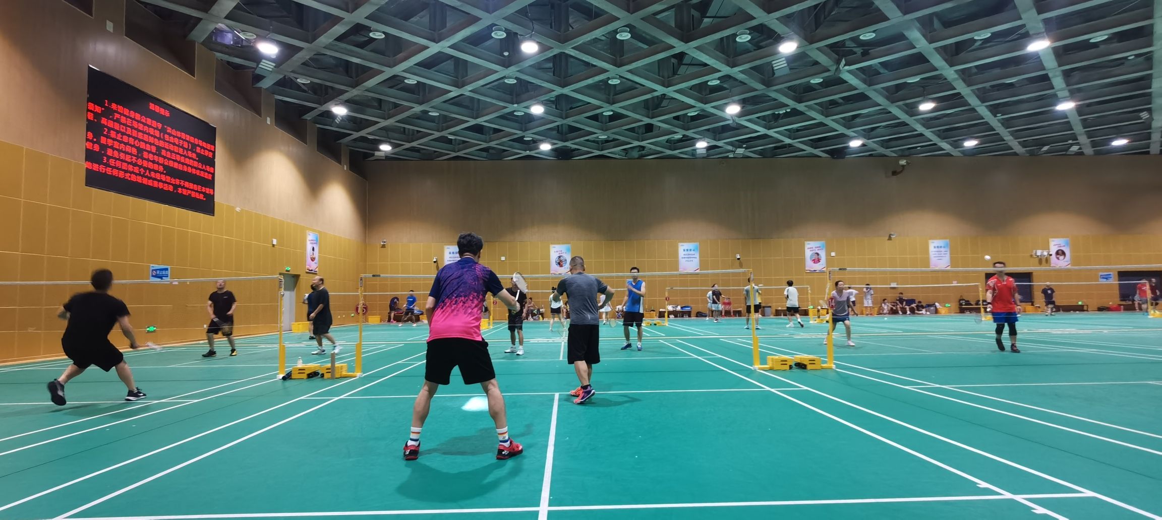 场地封面-湖北省体育局洪山体育中心-羽毛球馆