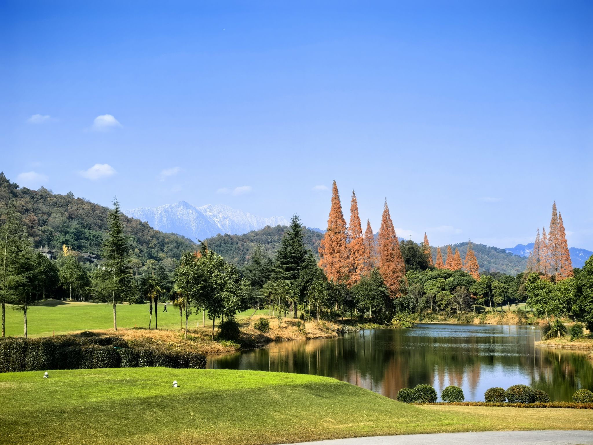 场地封面-都江堰青城高尔夫俱乐部