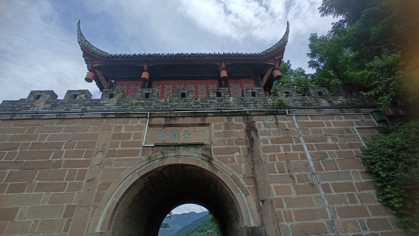 玉垒关