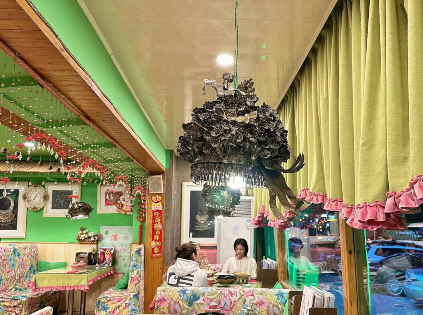 绣莲小镇苗族风情主题餐厅