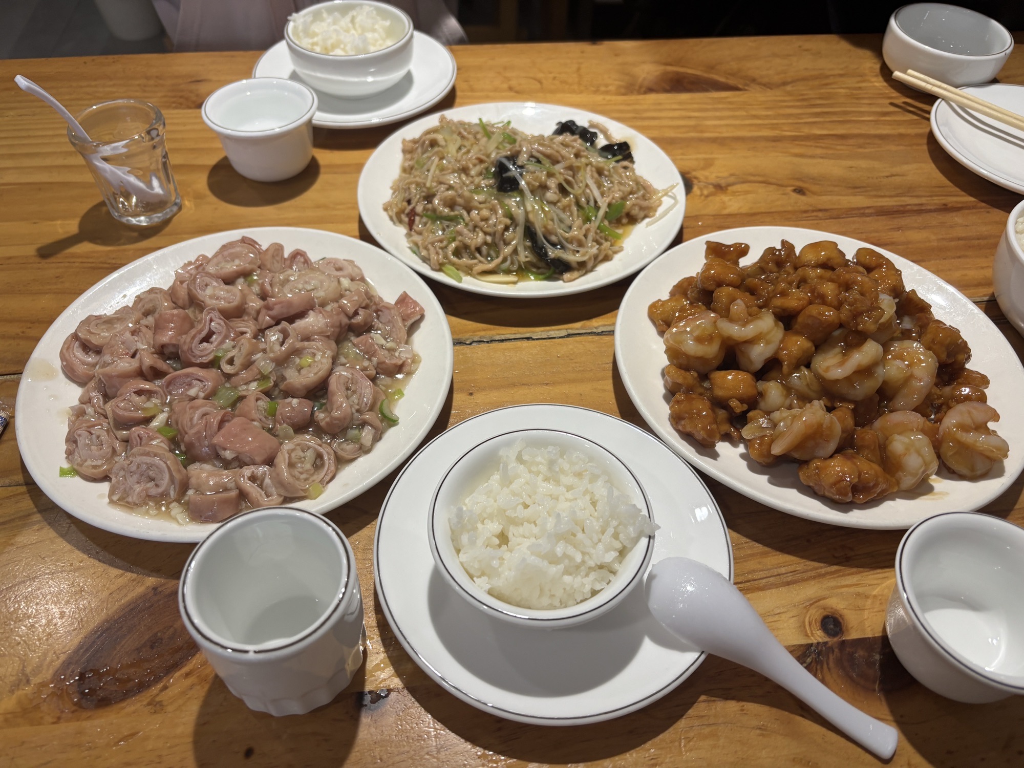 强盛餐厅(世家花园西区店)