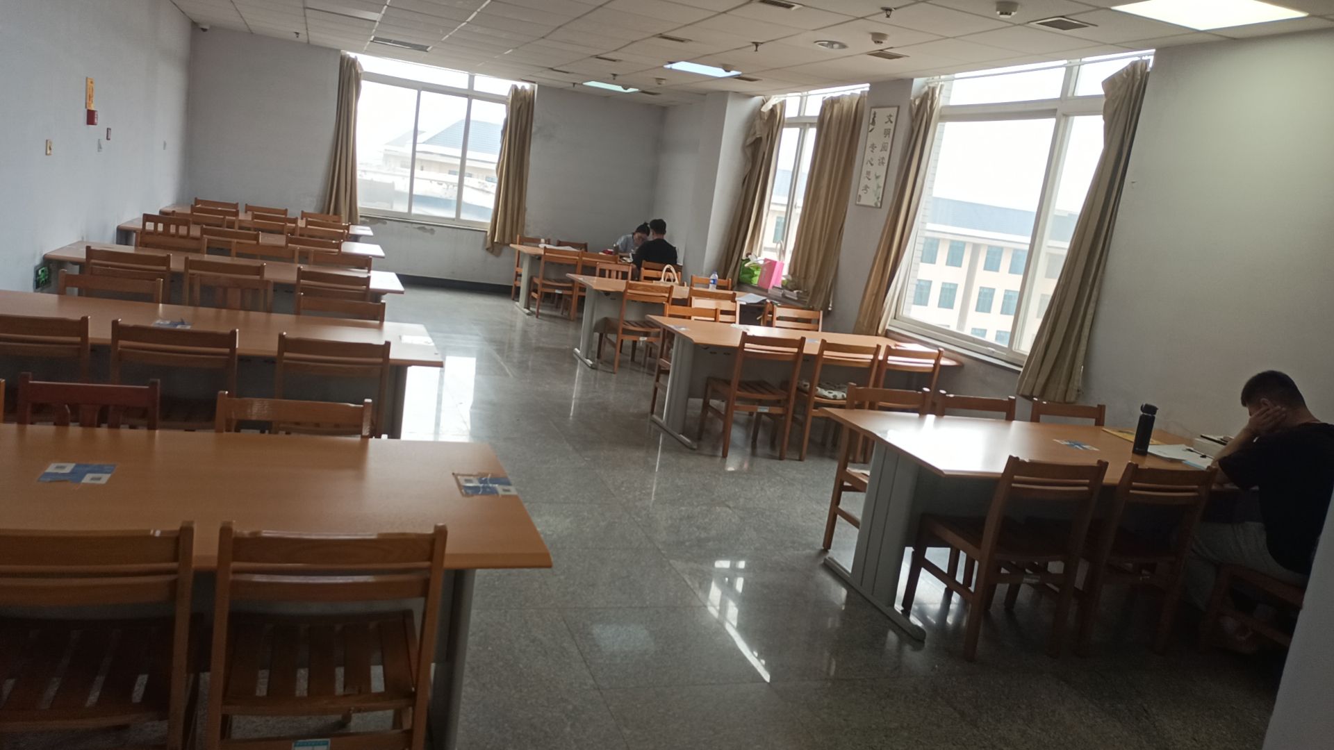 保定学院图书馆