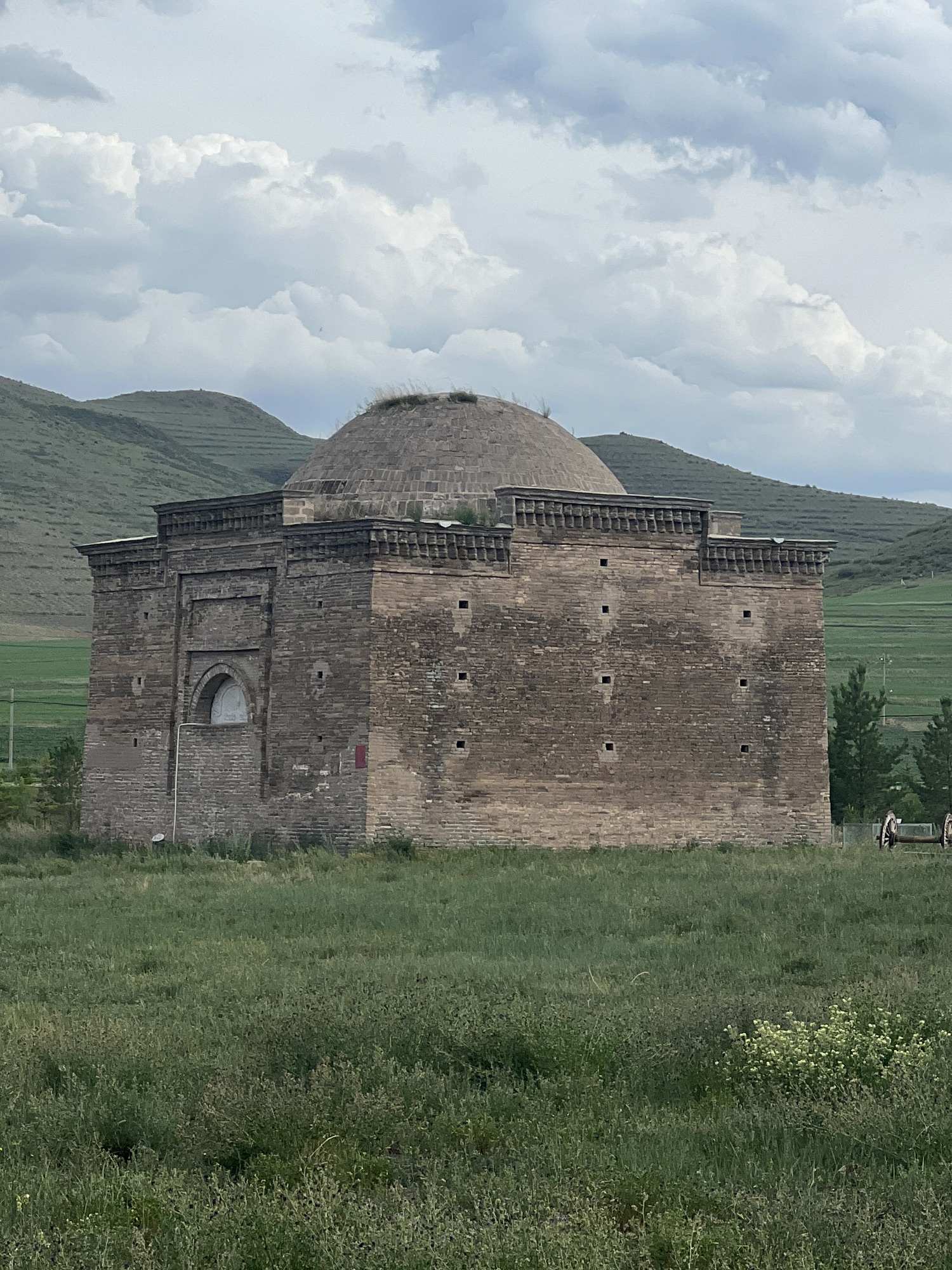 梳妆楼元墓群旅行图片 3