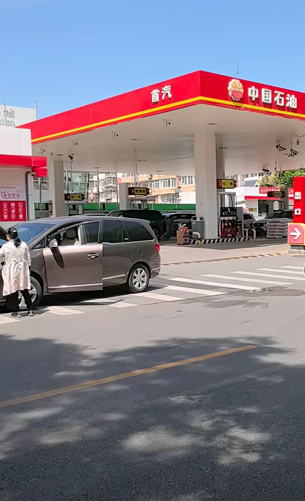 中国石油云南中油昊凯东桥加油站