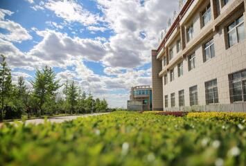 秦皇岛市职业技术学校