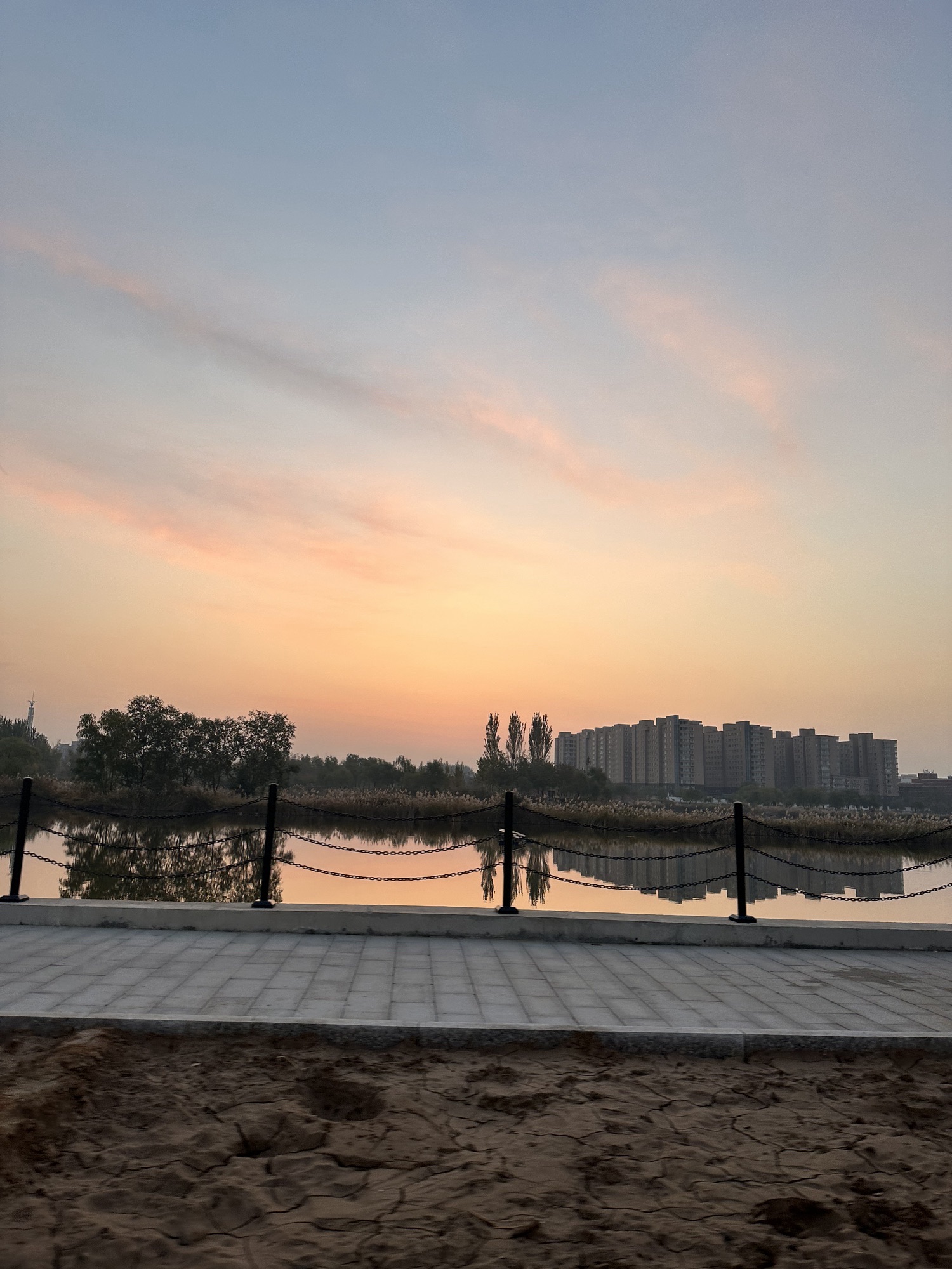 山西师范大学毓秀湖旅行图片 2