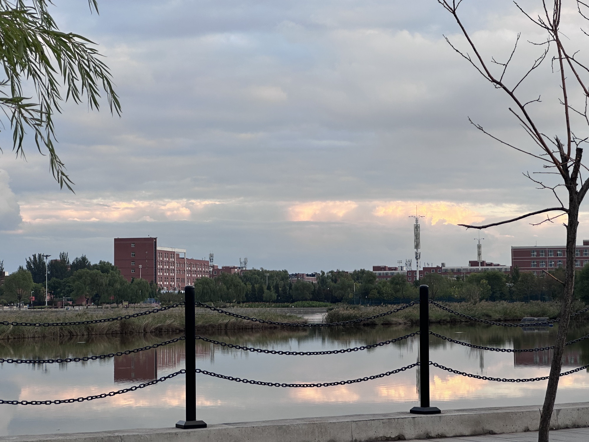 山西师范大学毓秀湖旅行图片 1