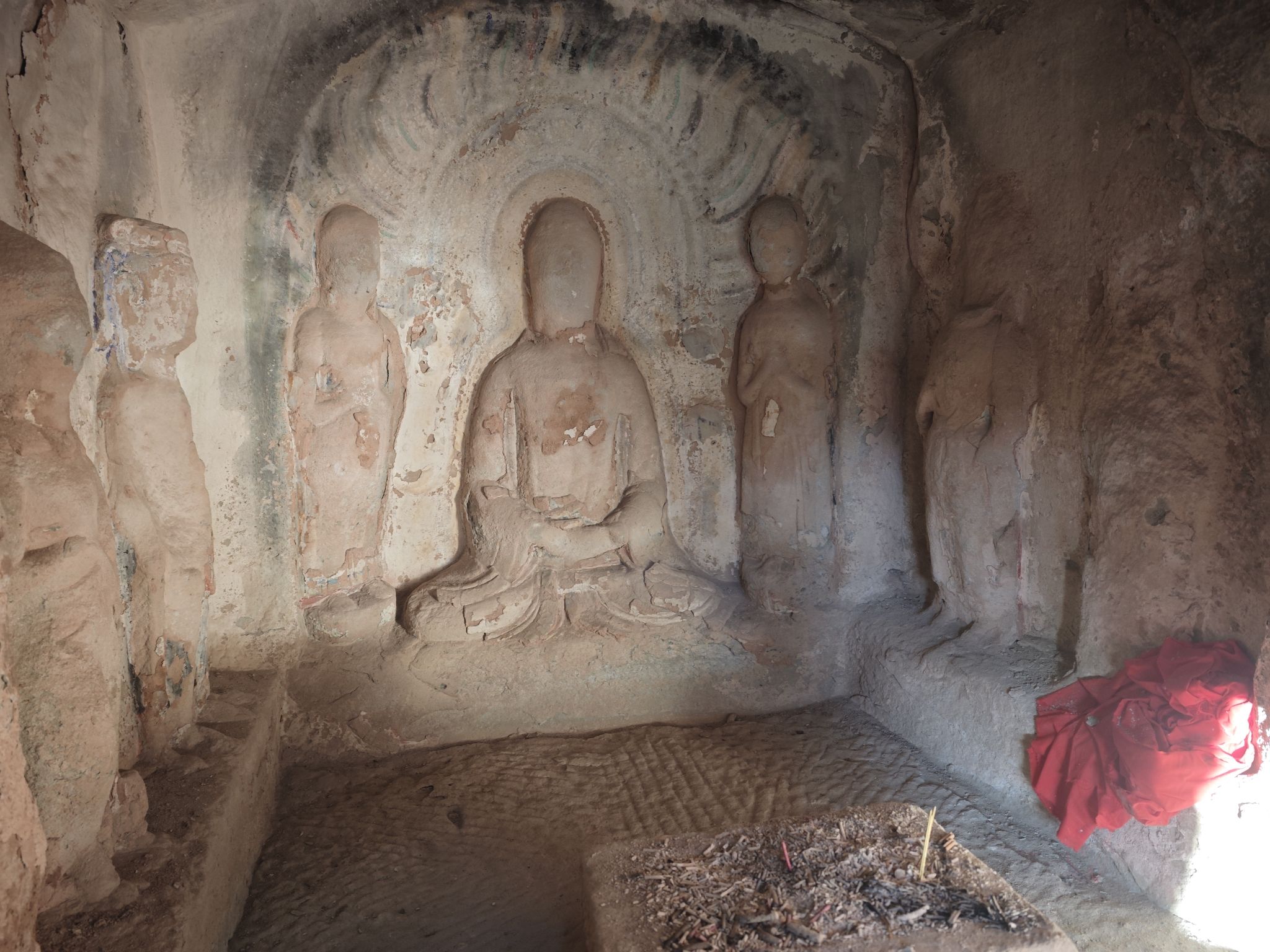 石佛寺实景照片