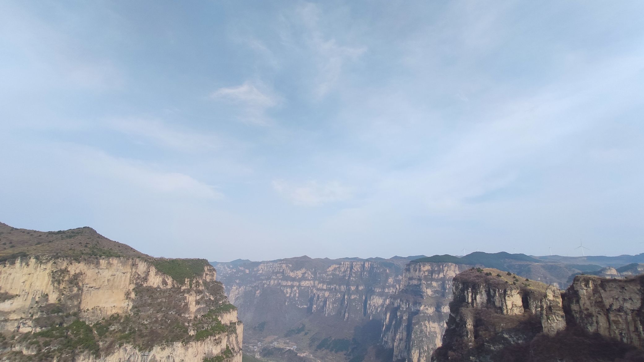 神龙湾挂壁公路观景台旅行图片 3