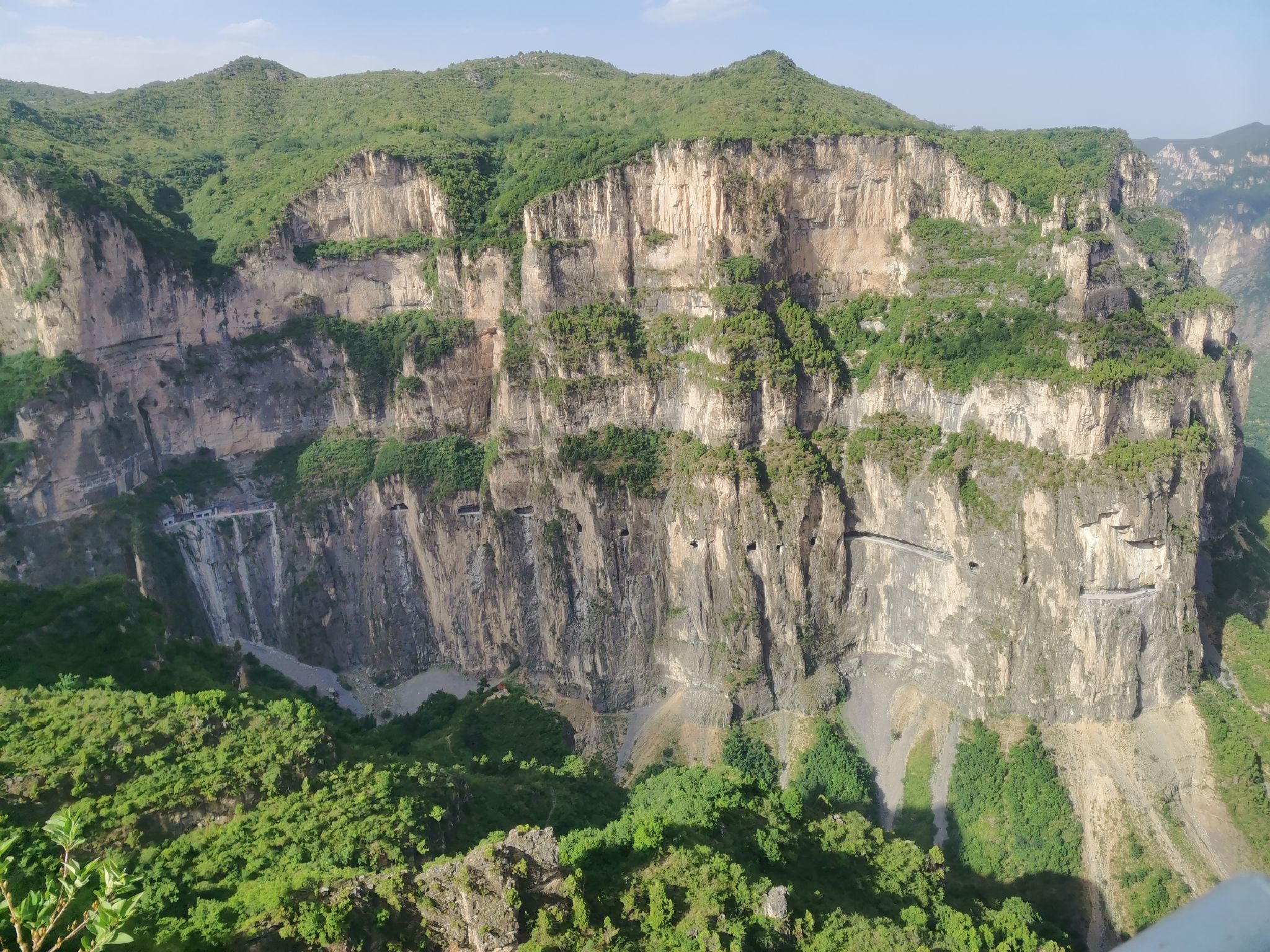 神龙湾挂壁公路观景台旅行图片 1