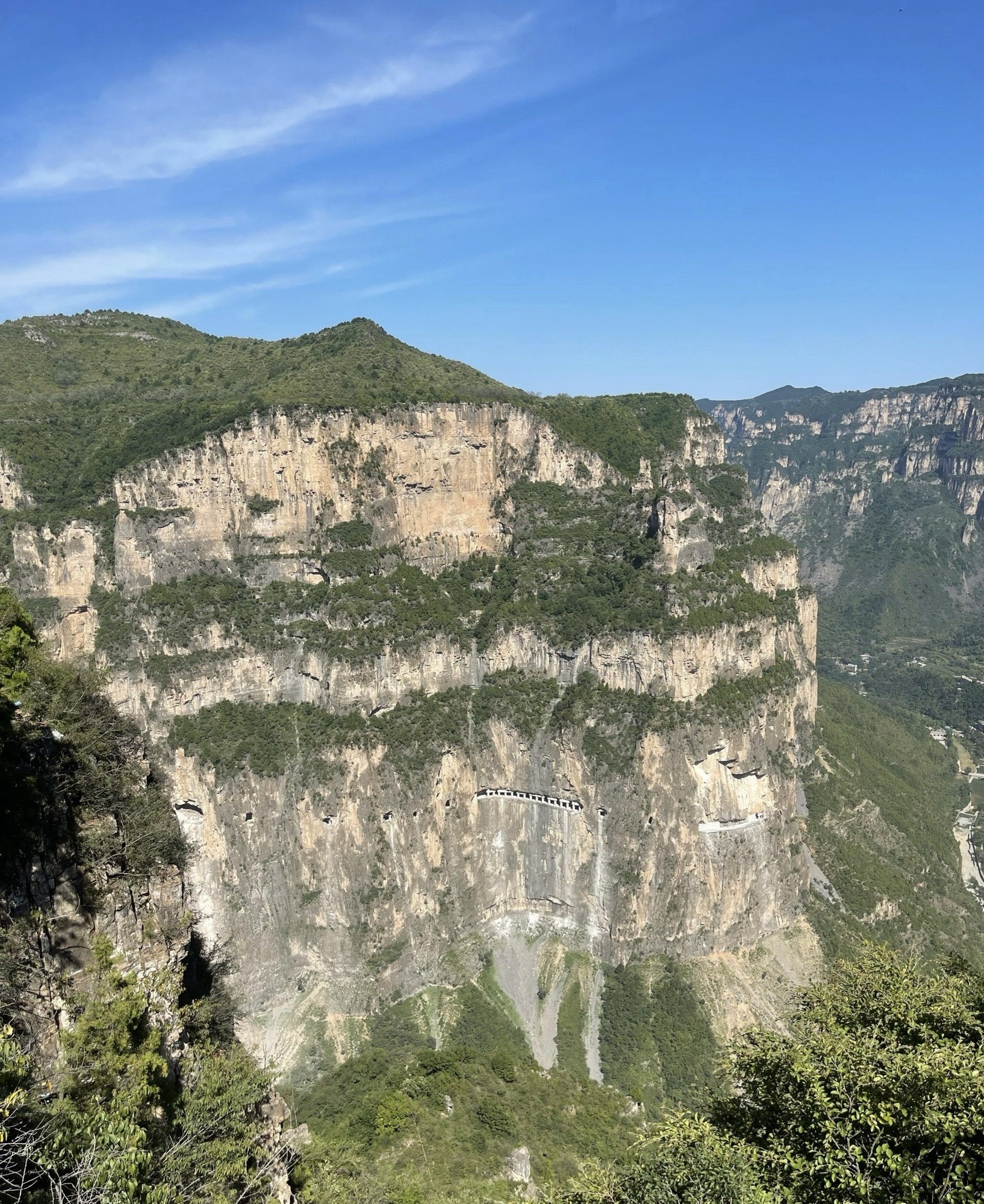 神龙湾挂壁公路观景台旅行图片 3