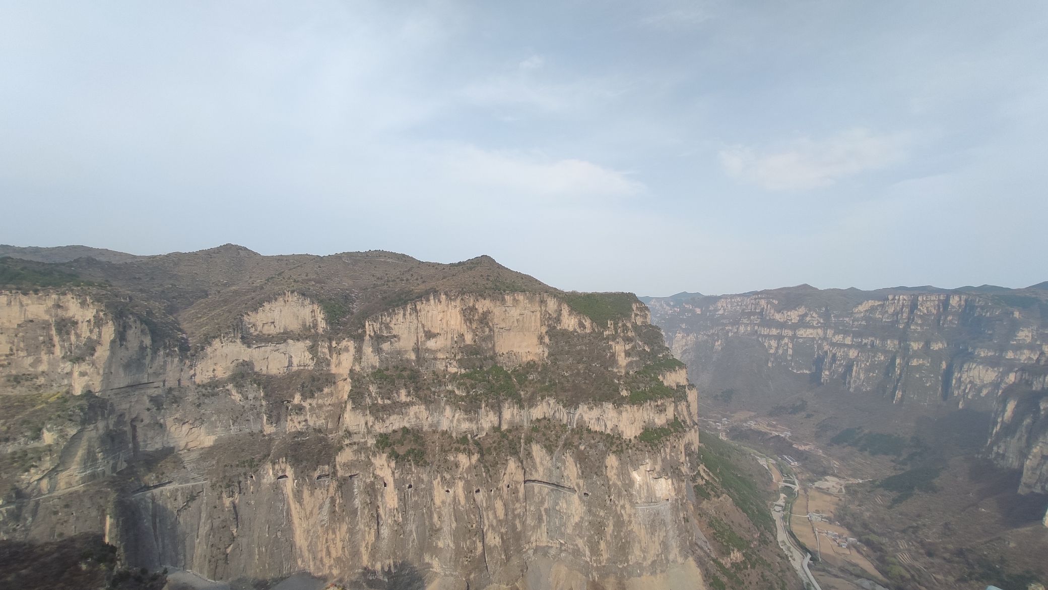 神龙湾挂壁公路观景台旅行图片 2
