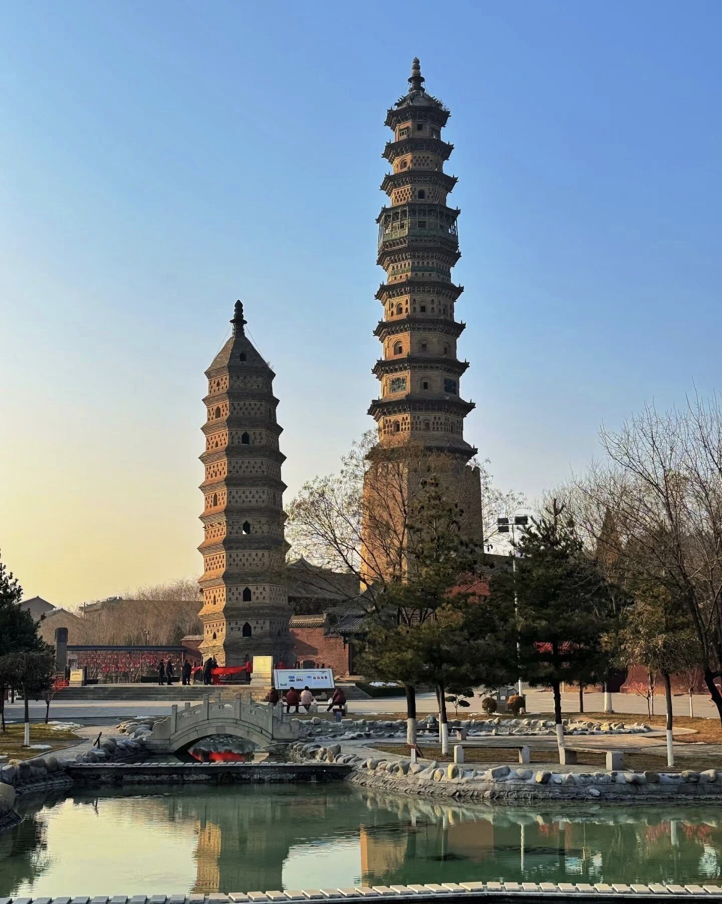 海会寺琉璃塔实景照片
