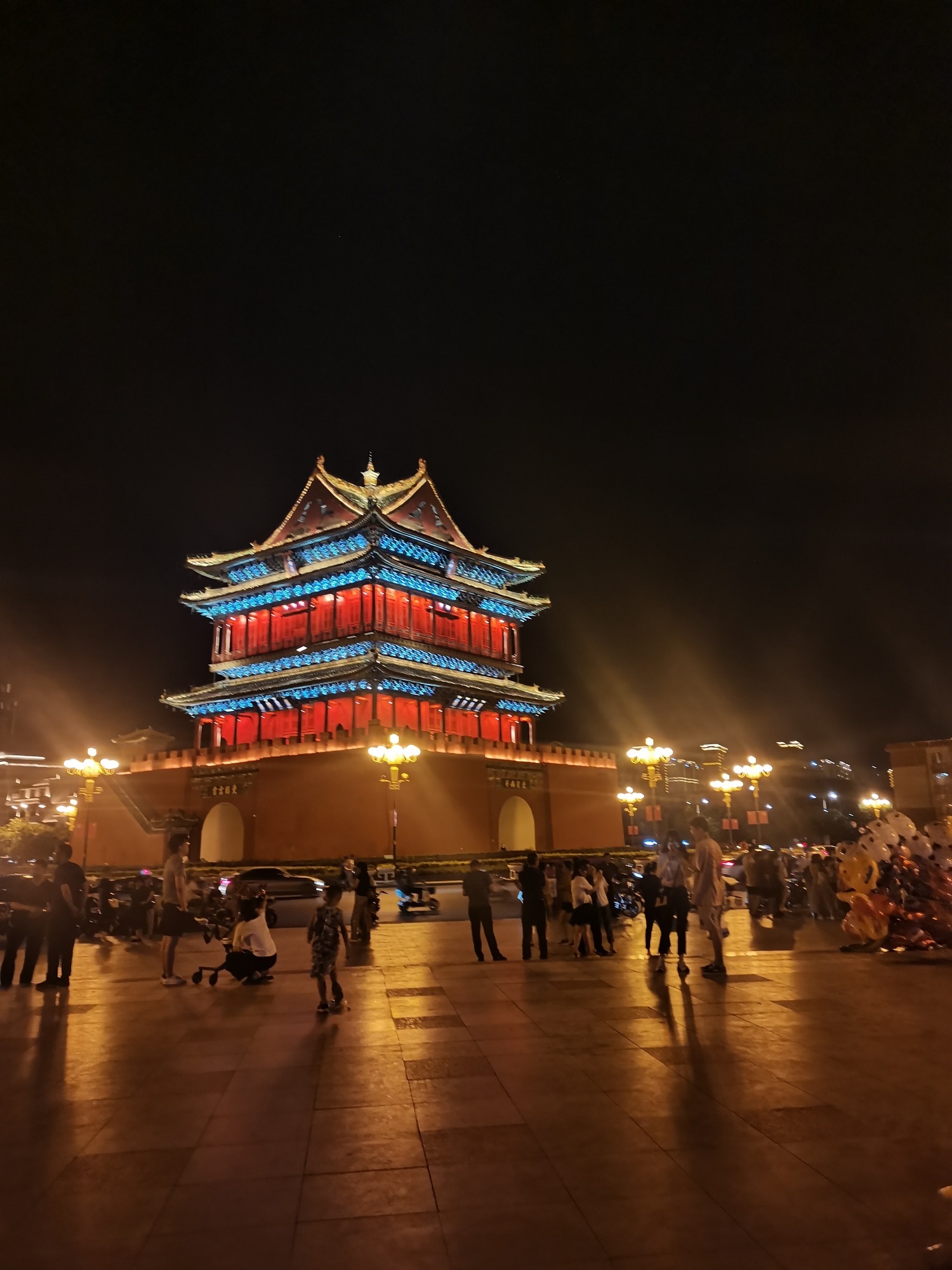 临汾鼓楼休闲广场旅行图片 2