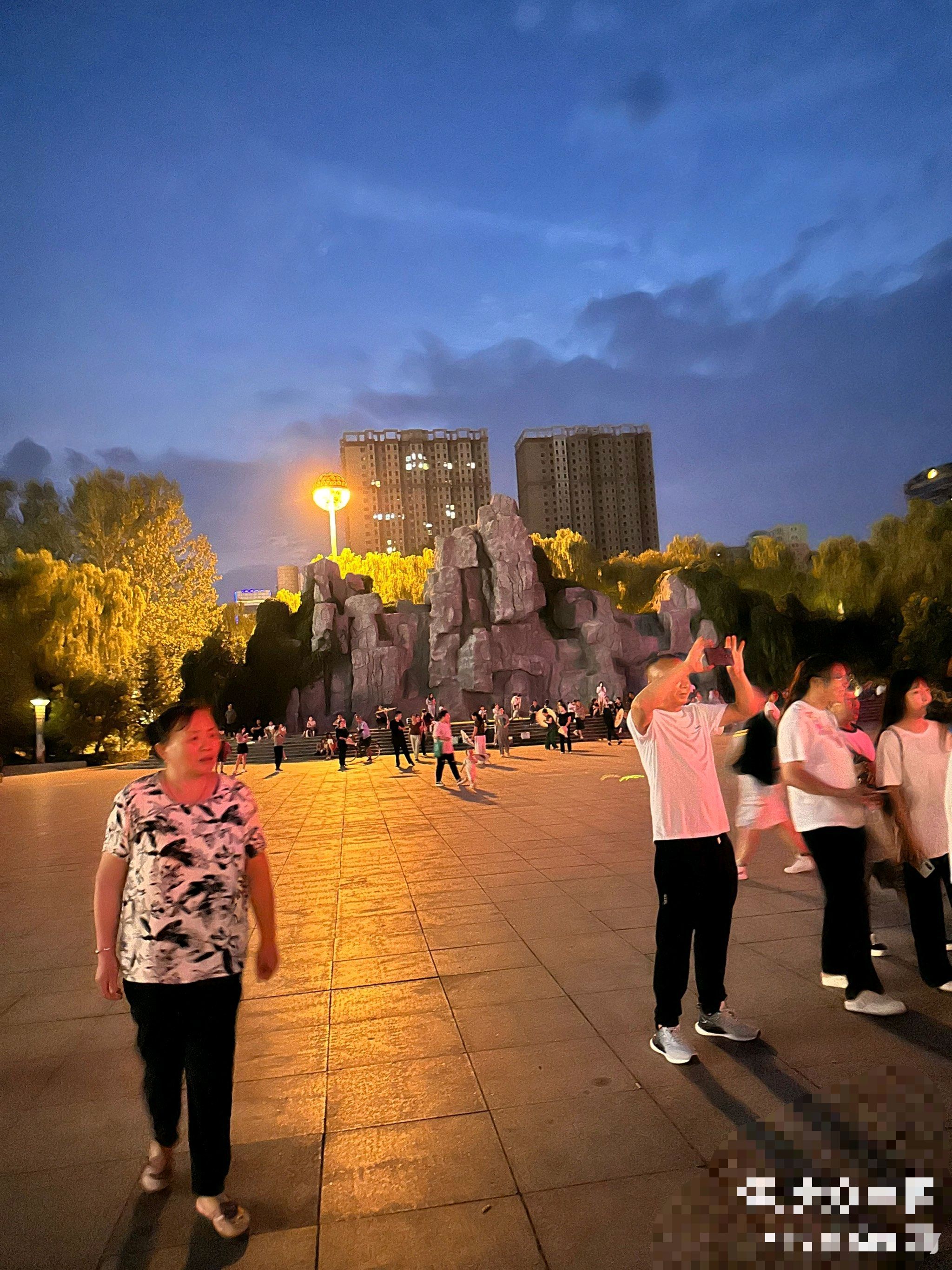 中镇文化广场旅行图片 1