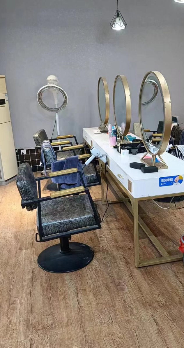 兰丽斯理发馆(化机一号生活区店)门店外观