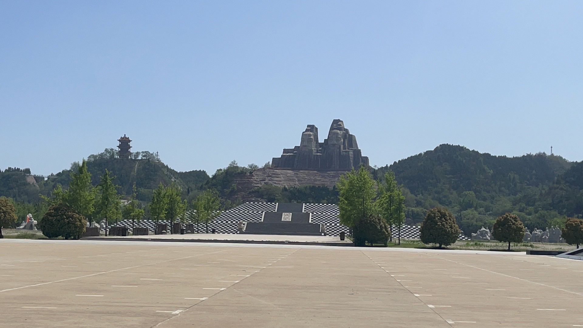 郑州黄河文化公园炎黄停车场