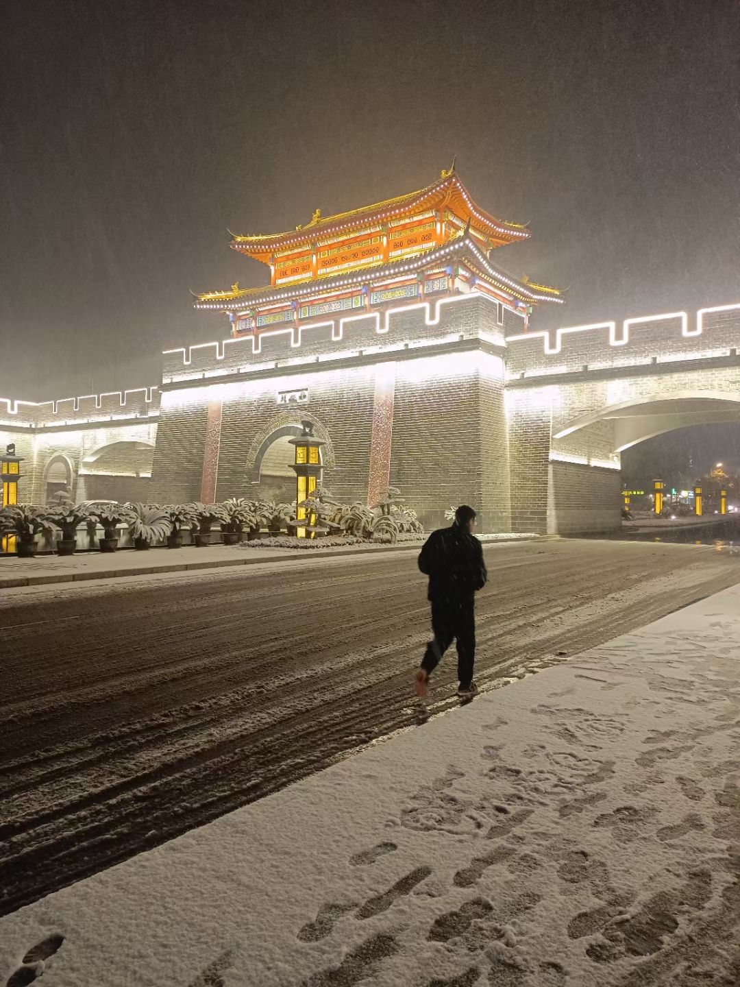古城广场旅行图片 1