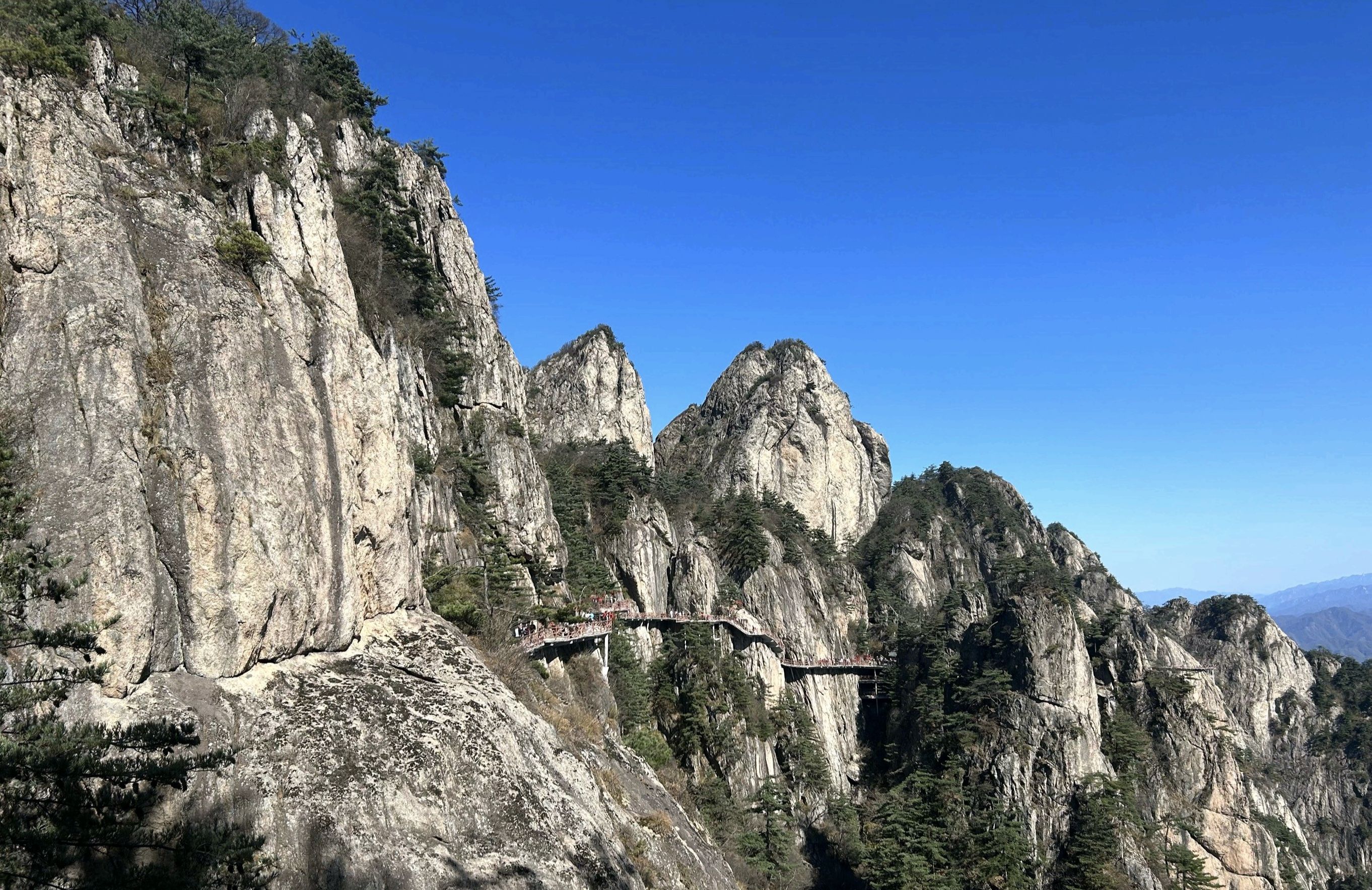 伏牛山地质公园广场旅行图片 1