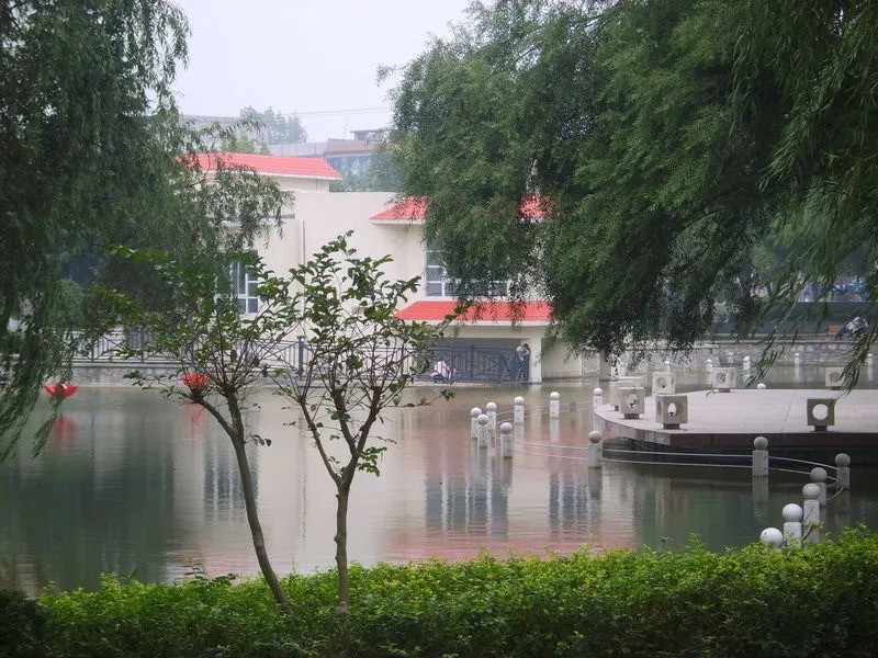 玉鼎广场旅行图片 3