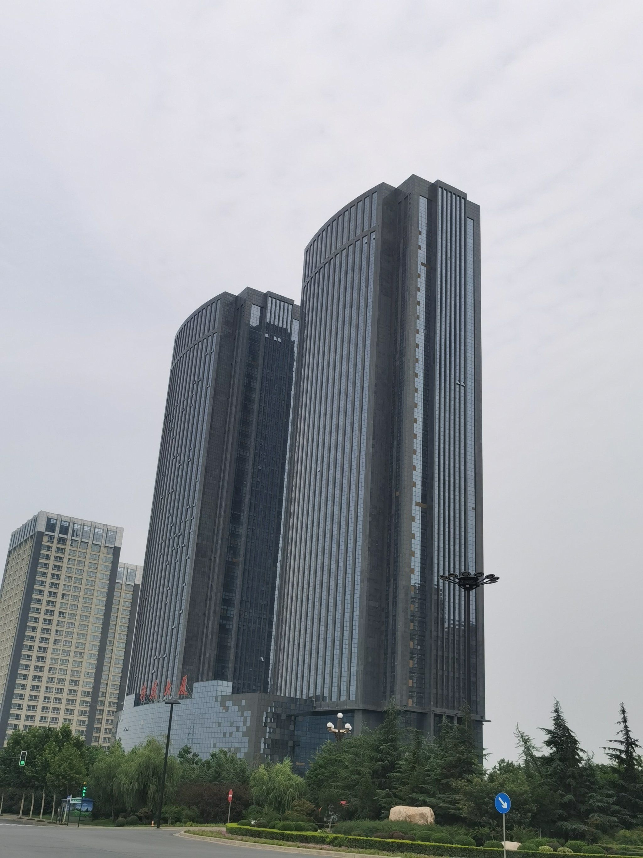 洛阳新区科技大厦