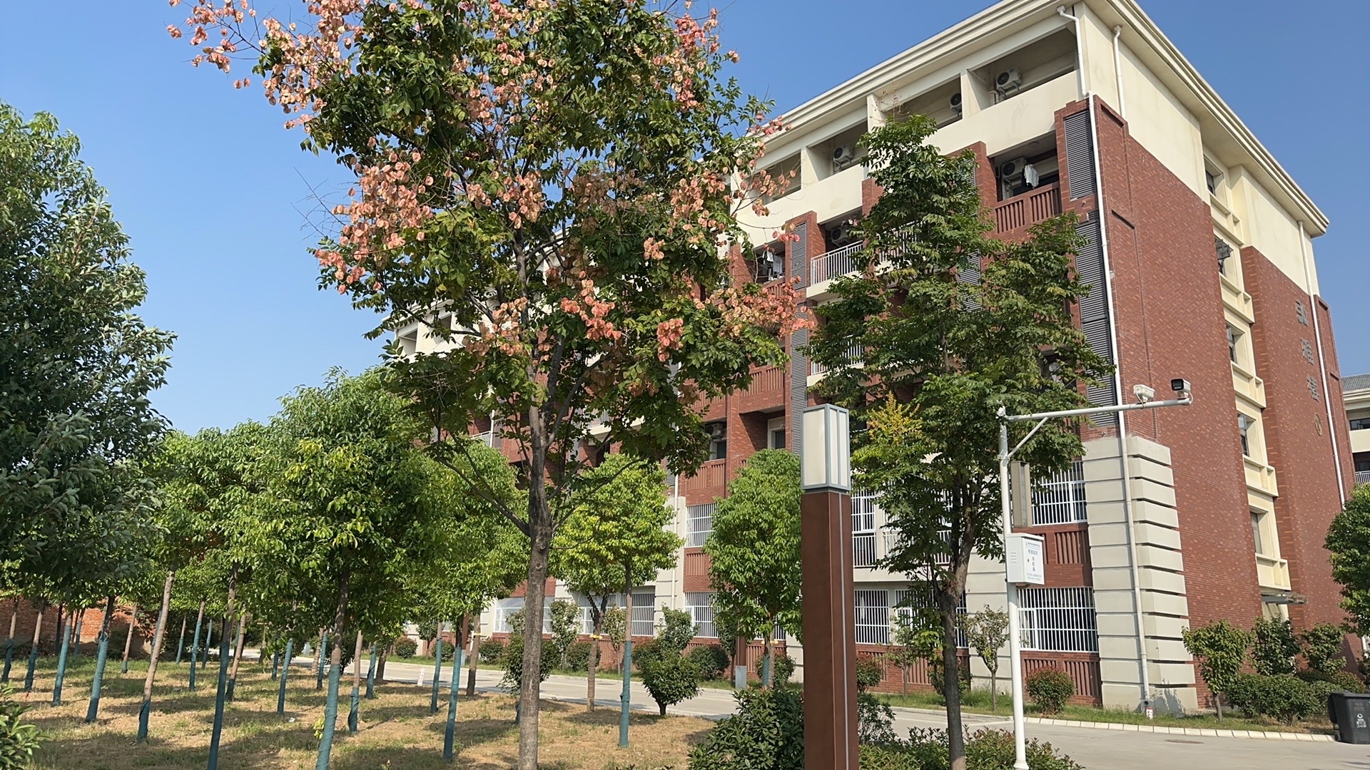 漯河技师学院太行山路校区南区