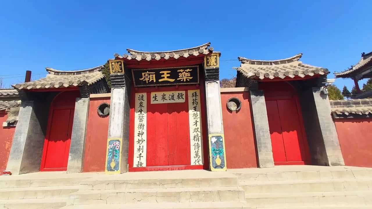 涌泉寺实景照片