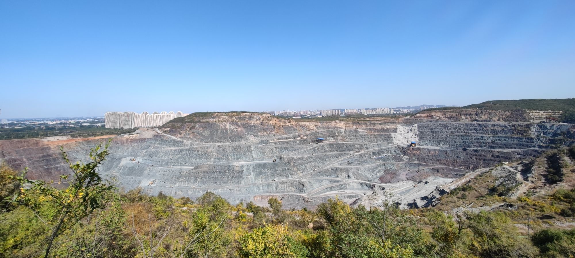 东鞍山铁矿观景台旅行图片 1