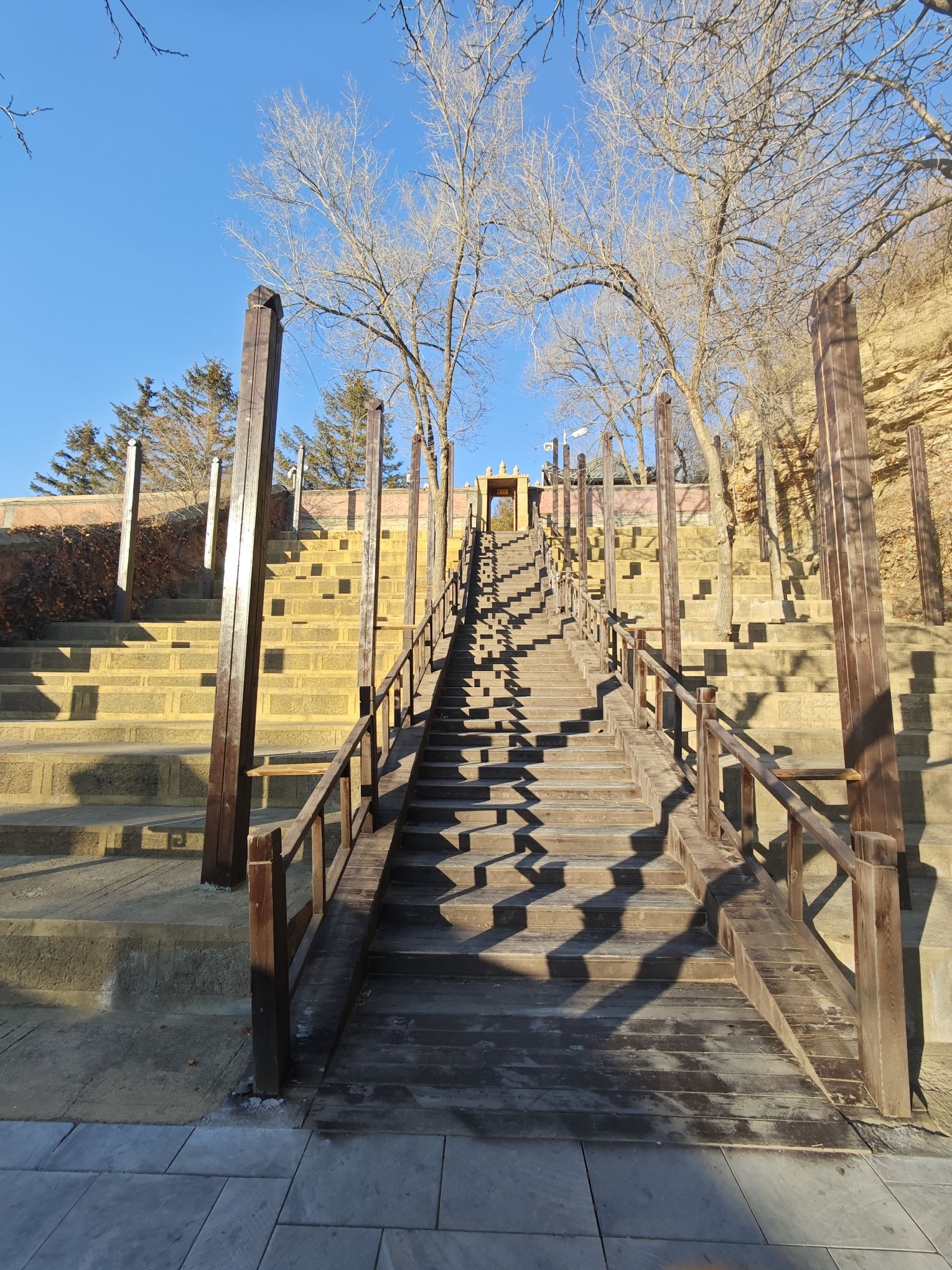 万佛堂石窟旅行图片 2