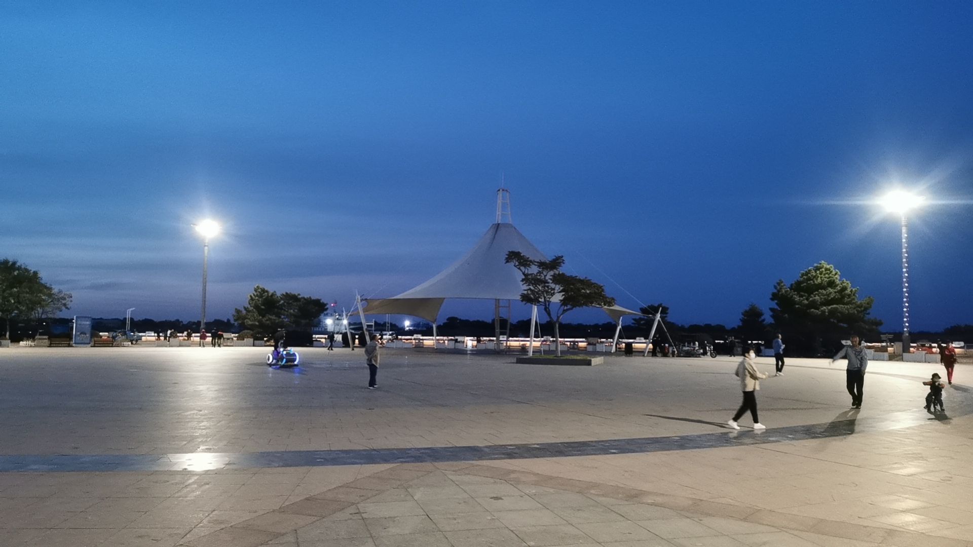 平安广场旅行图片 1