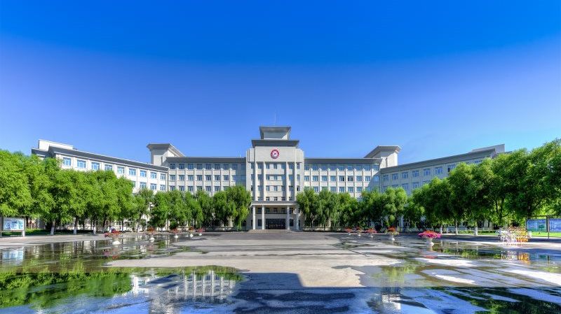 哈尔滨学院