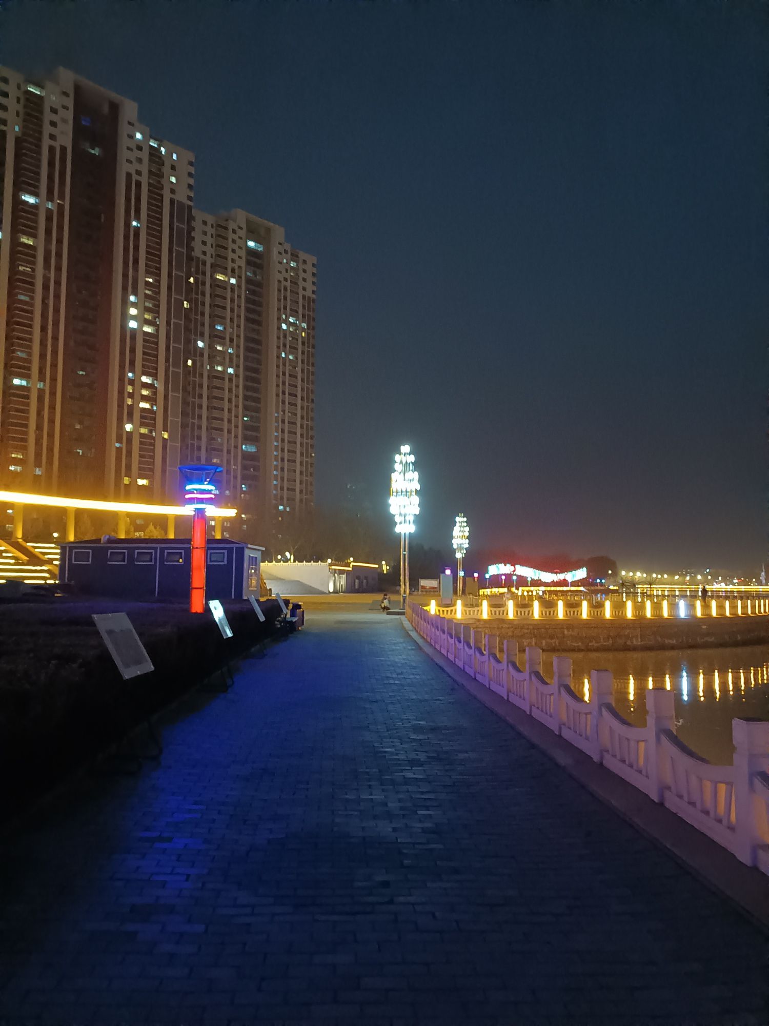 劳动湖音乐广场旅行图片 1