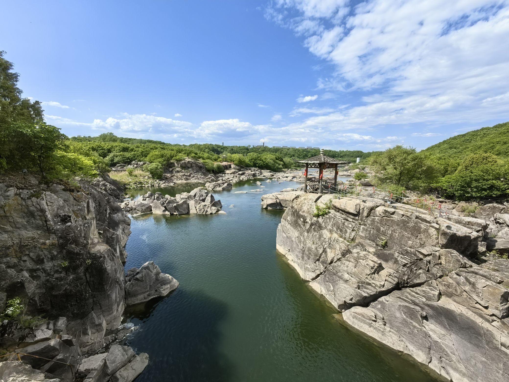 镜泊大峡谷