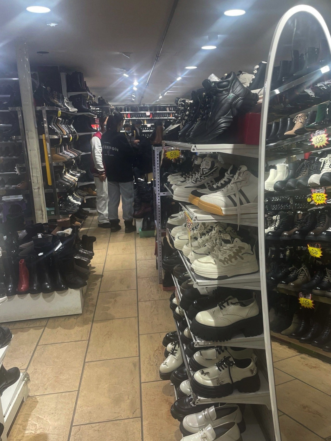 富足名鞋店(牡丹江百货大楼店)