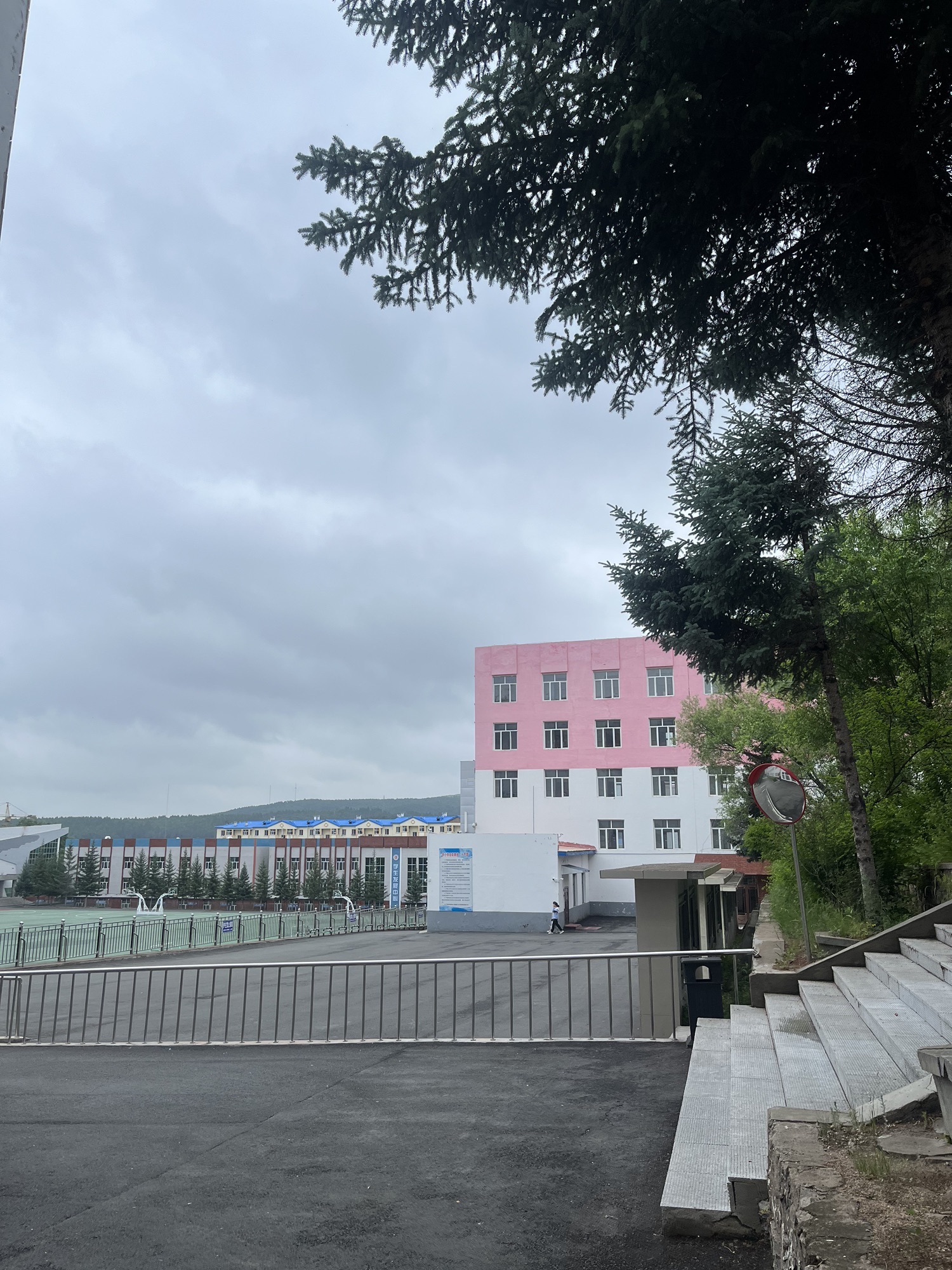 大兴安岭实验中学东校区