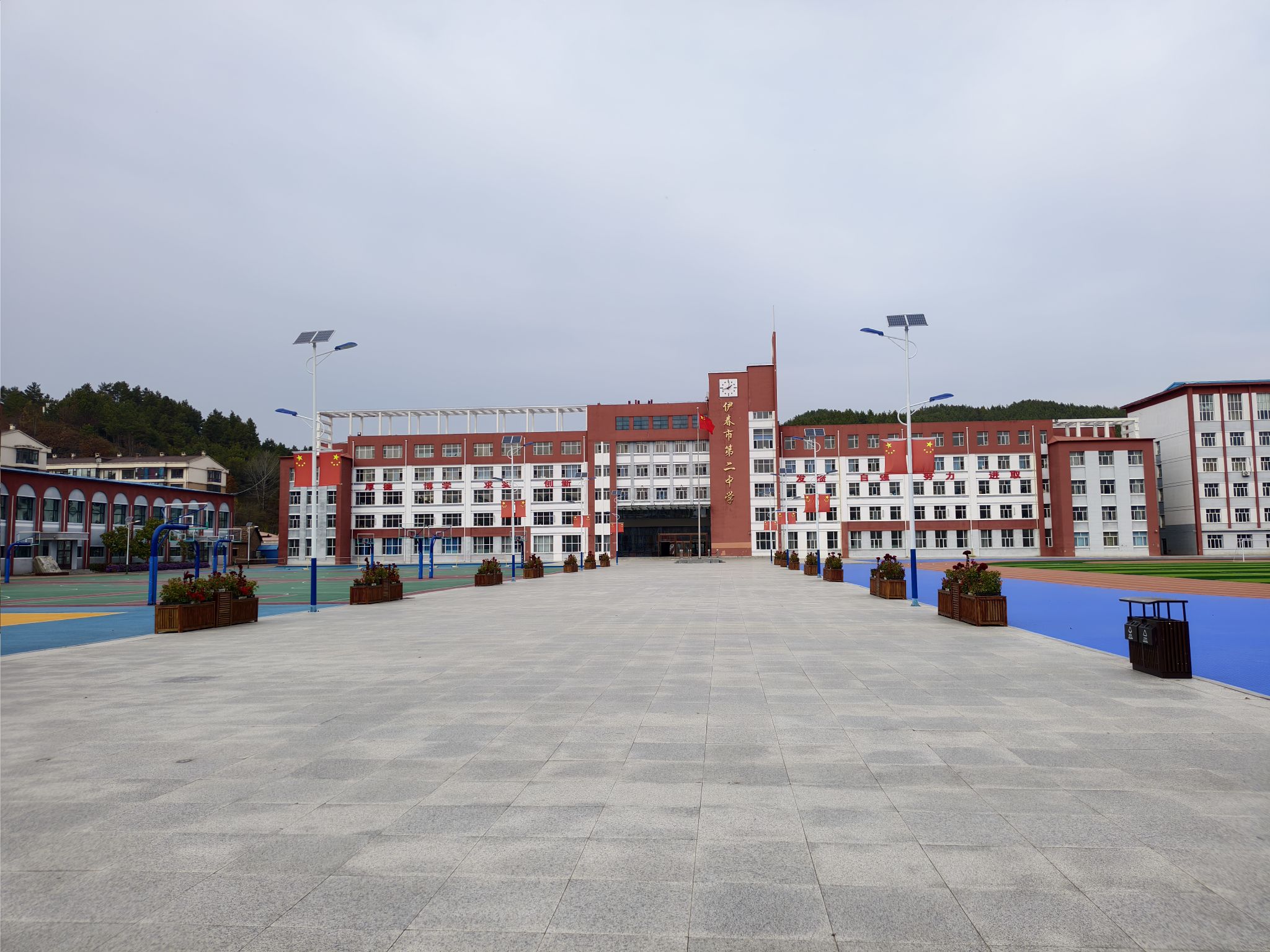 南岔县高级中学