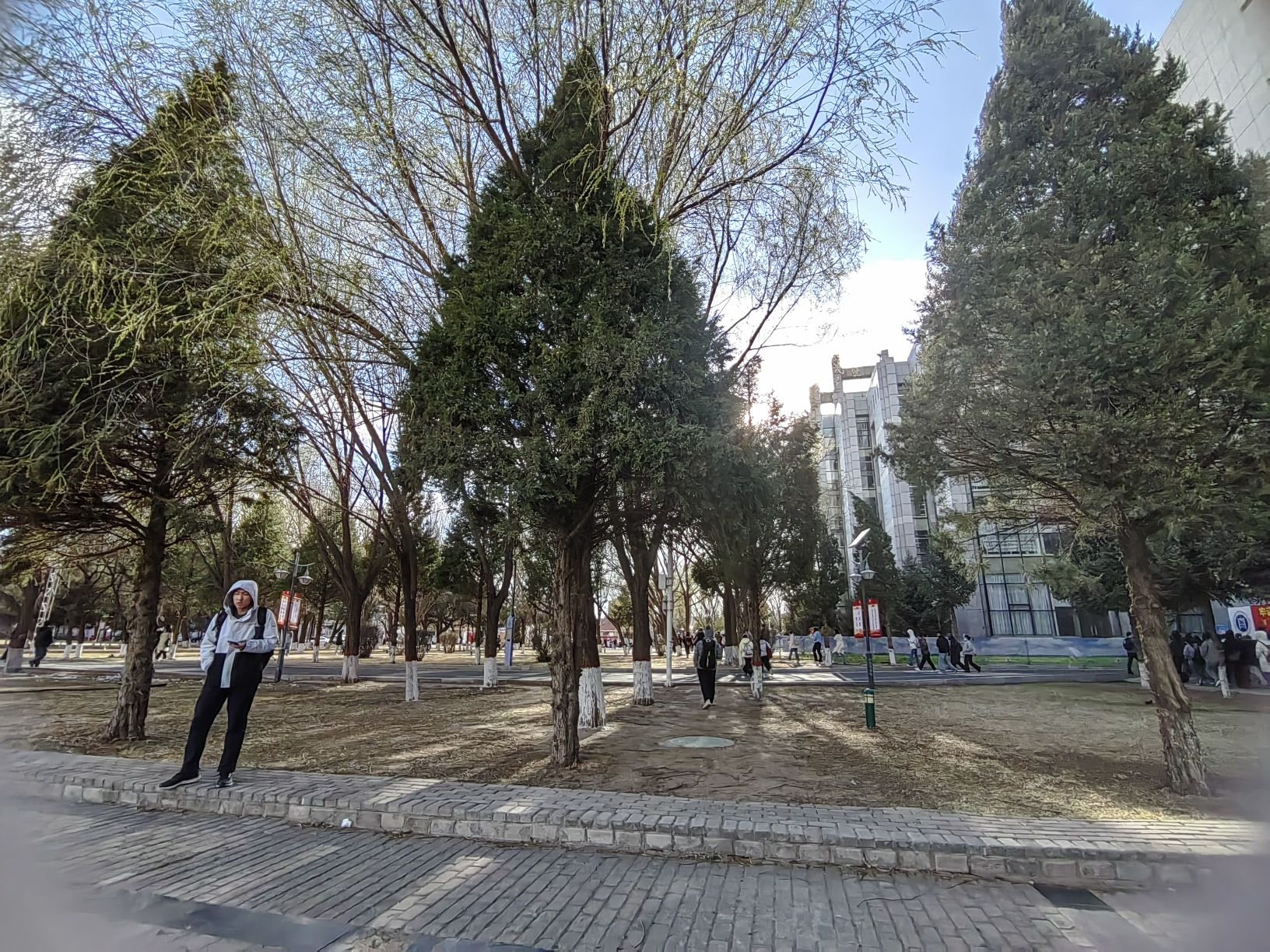 呼和浩特民族学院