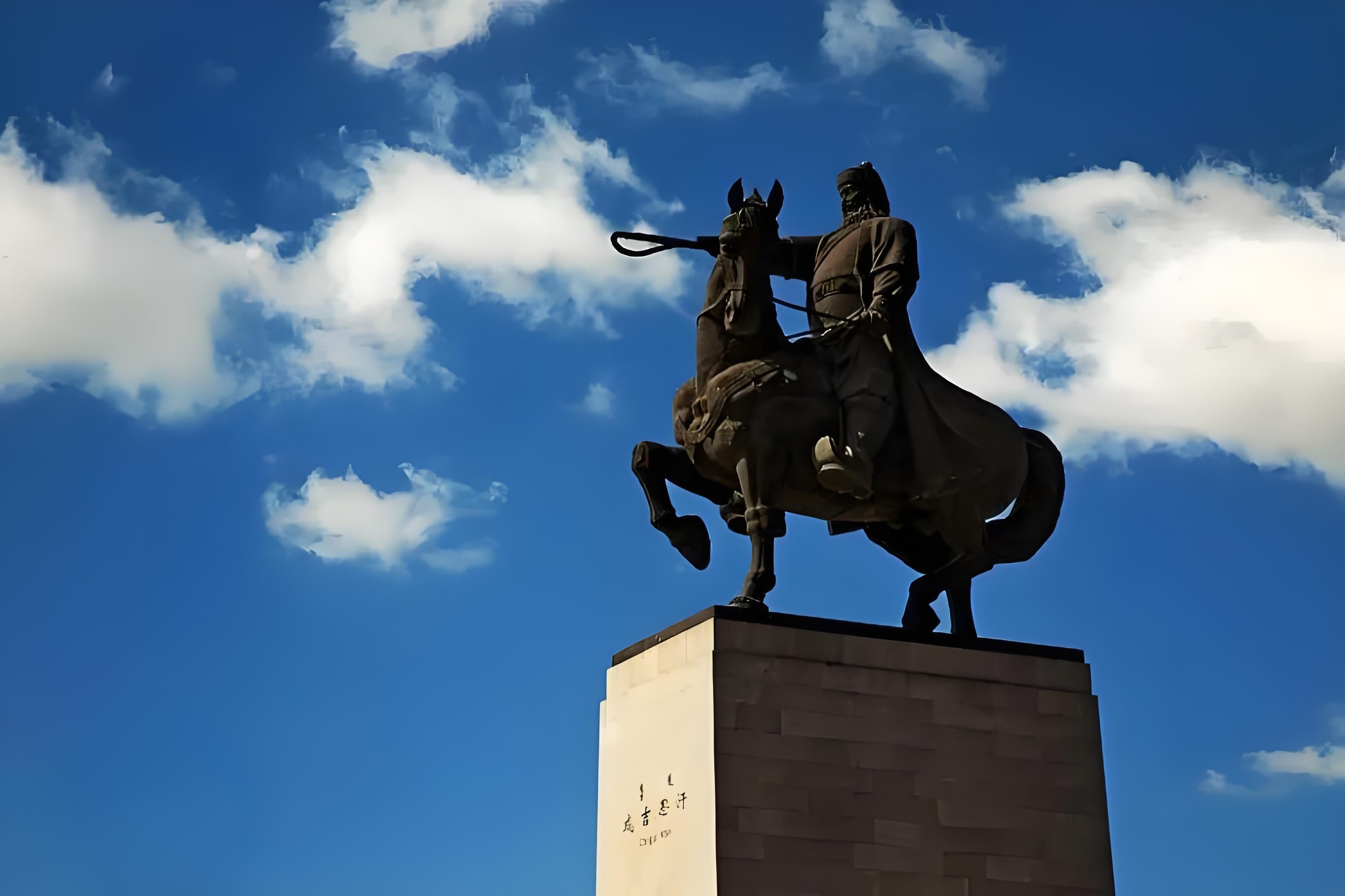 成吉思汗广场旅行图片 2